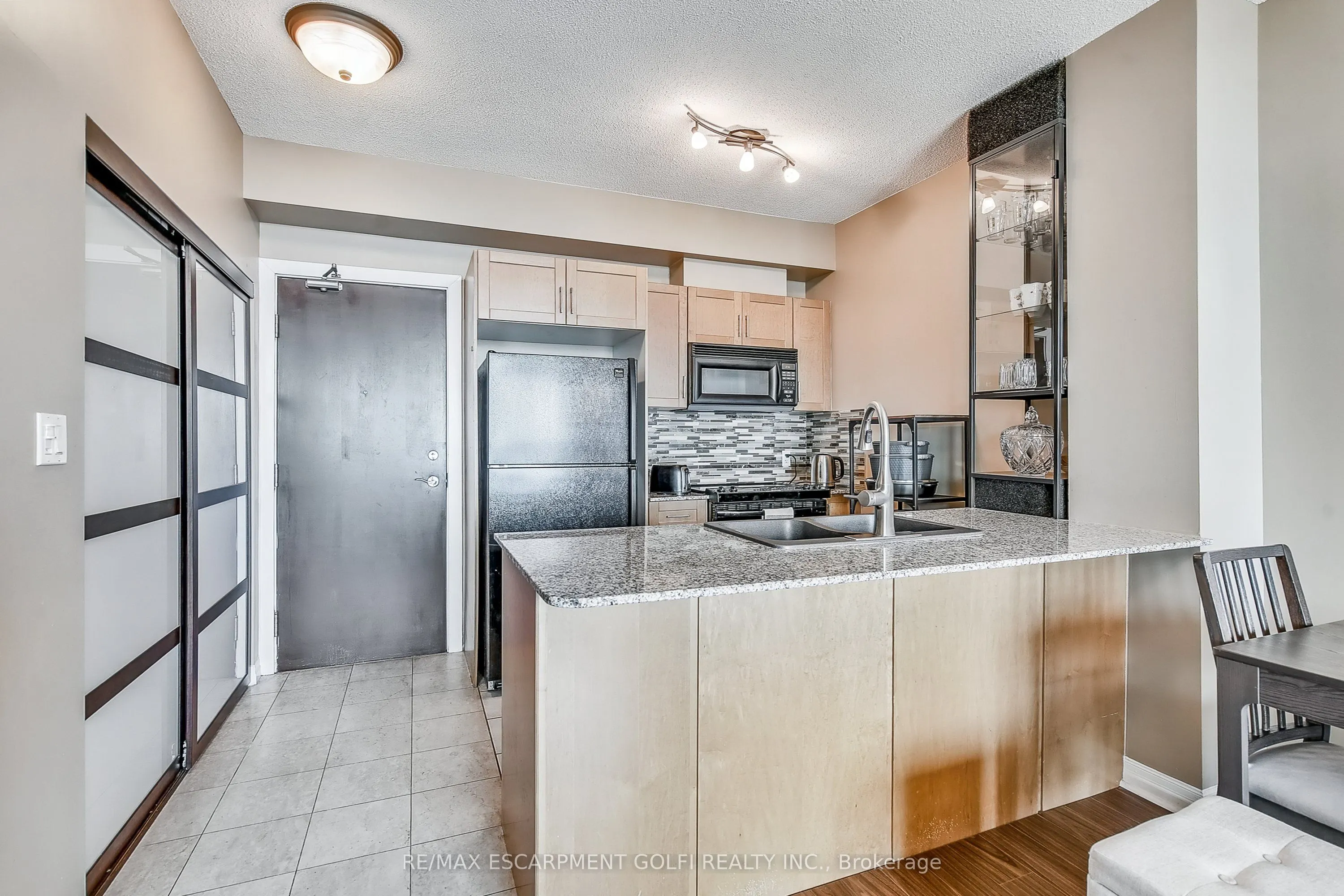 1359 Rathburn Road E, #902