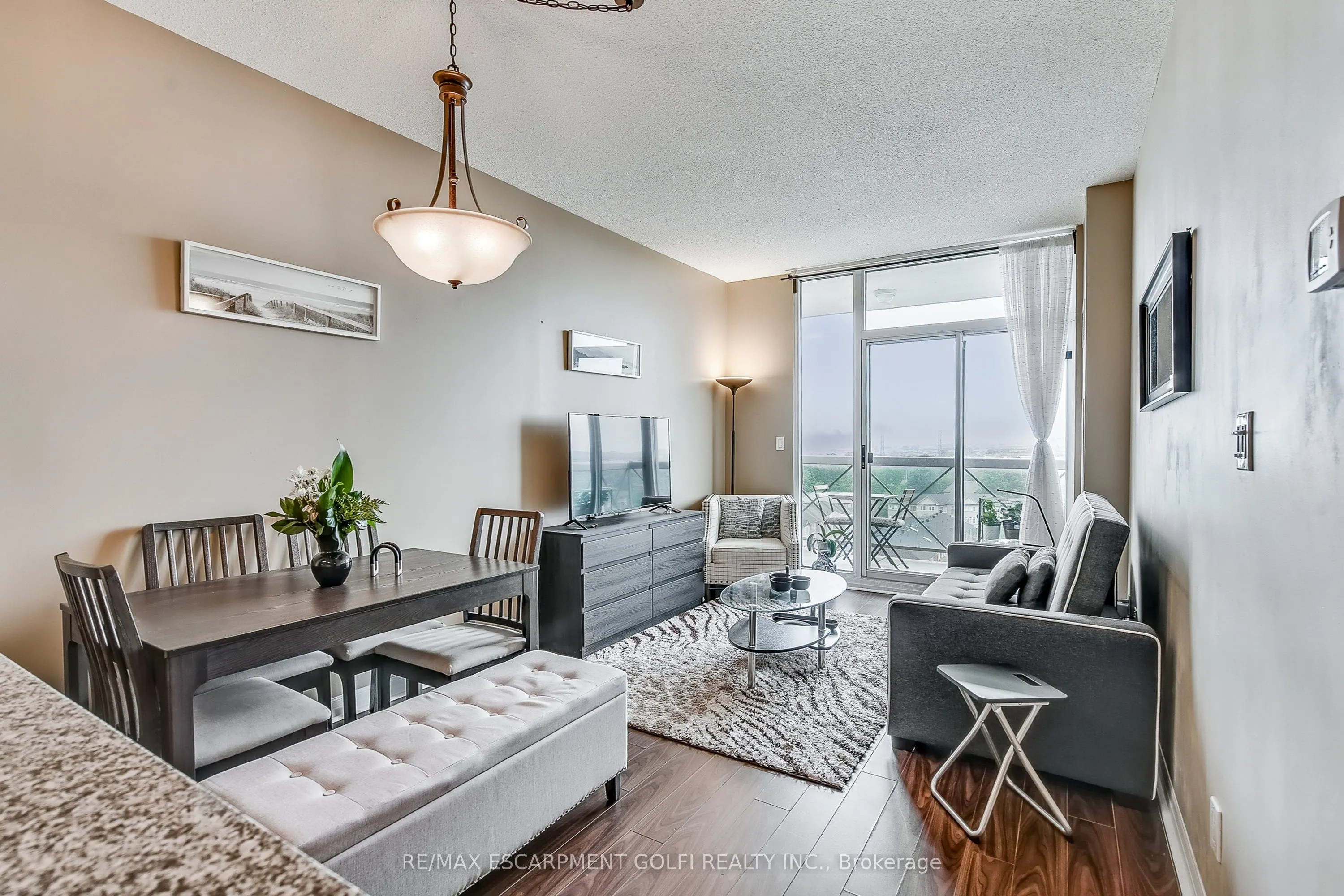 1359 Rathburn Road E, #902