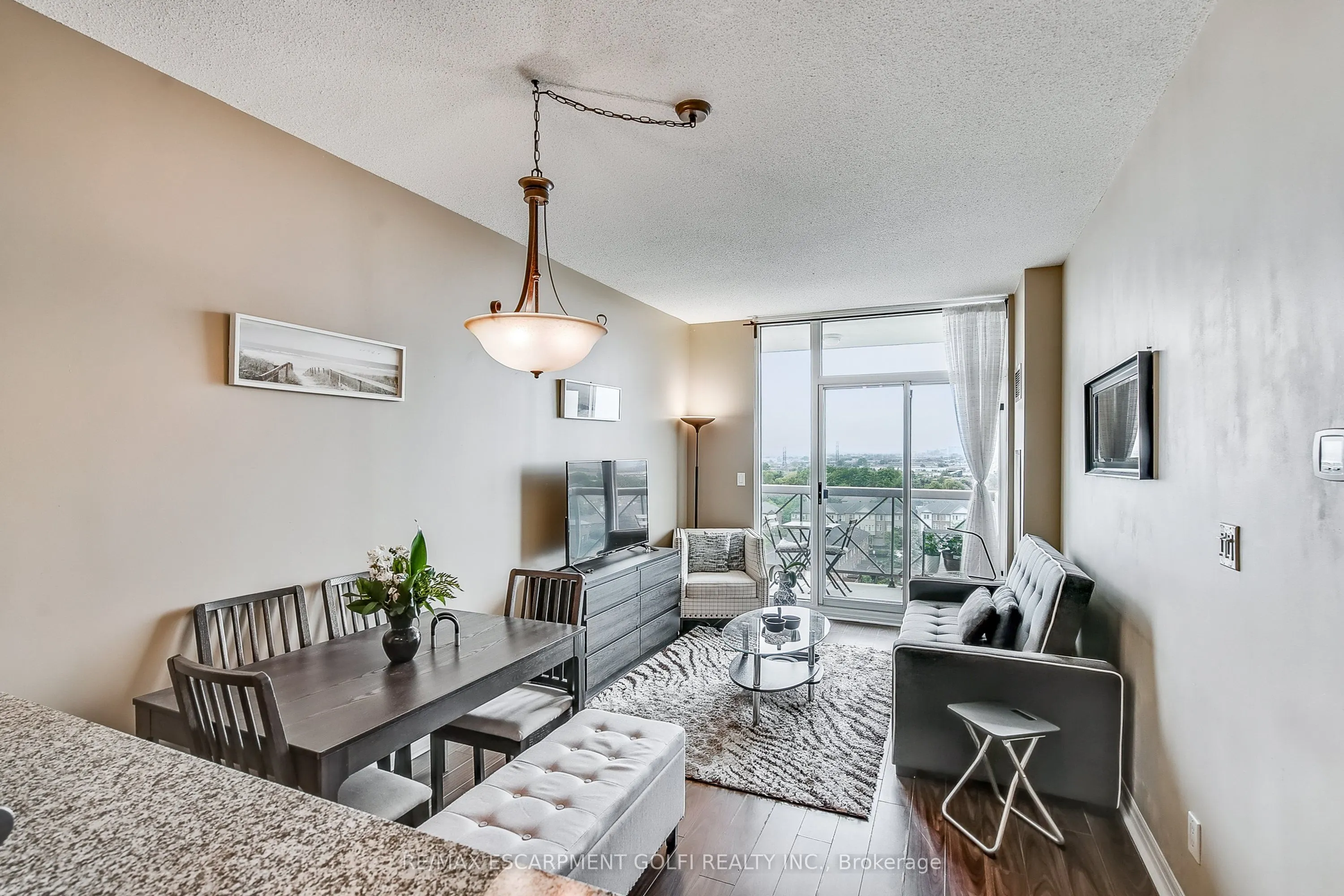 1359 Rathburn Road E, #902