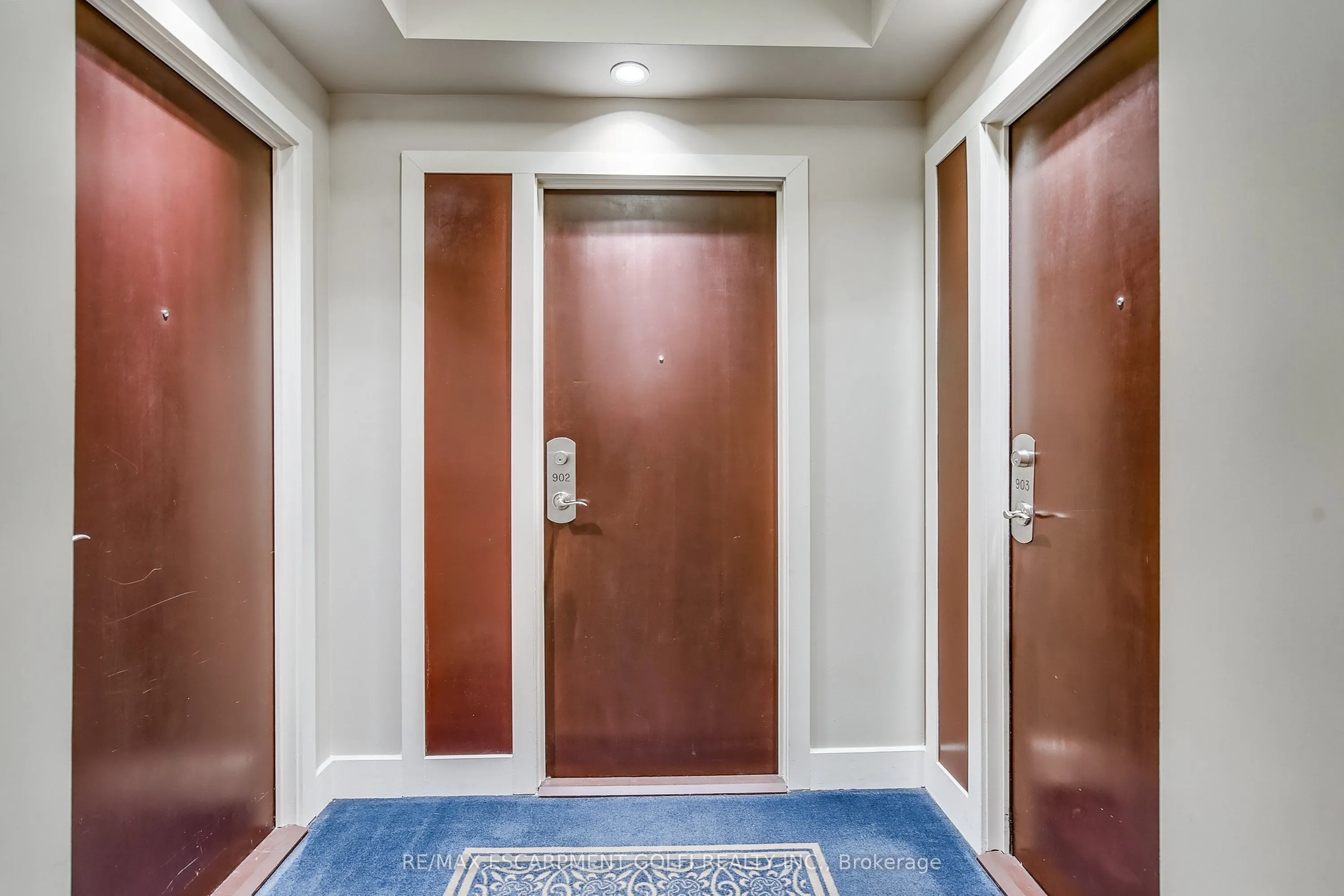 1359 Rathburn Road E, #902