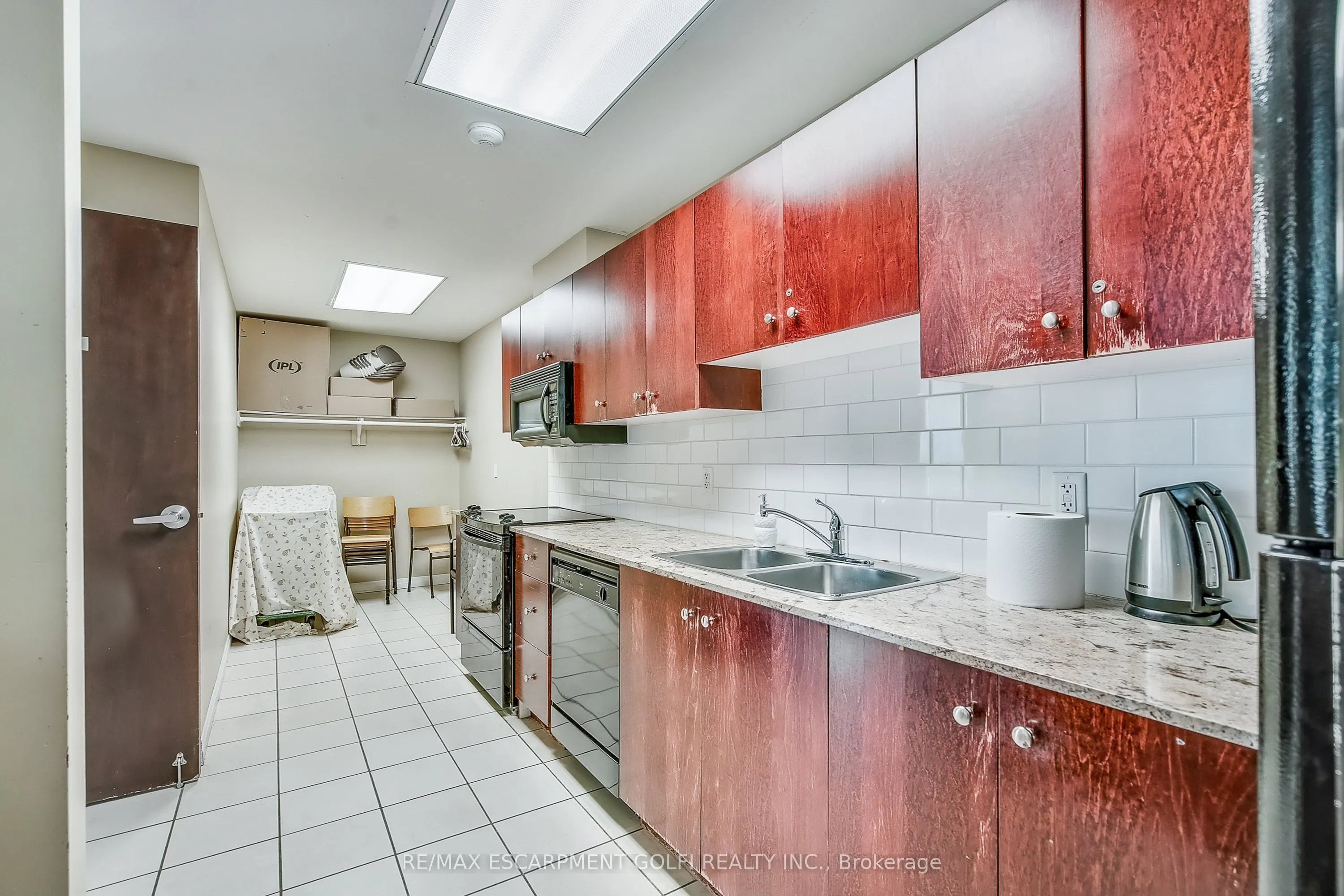 1359 Rathburn Road E, #902