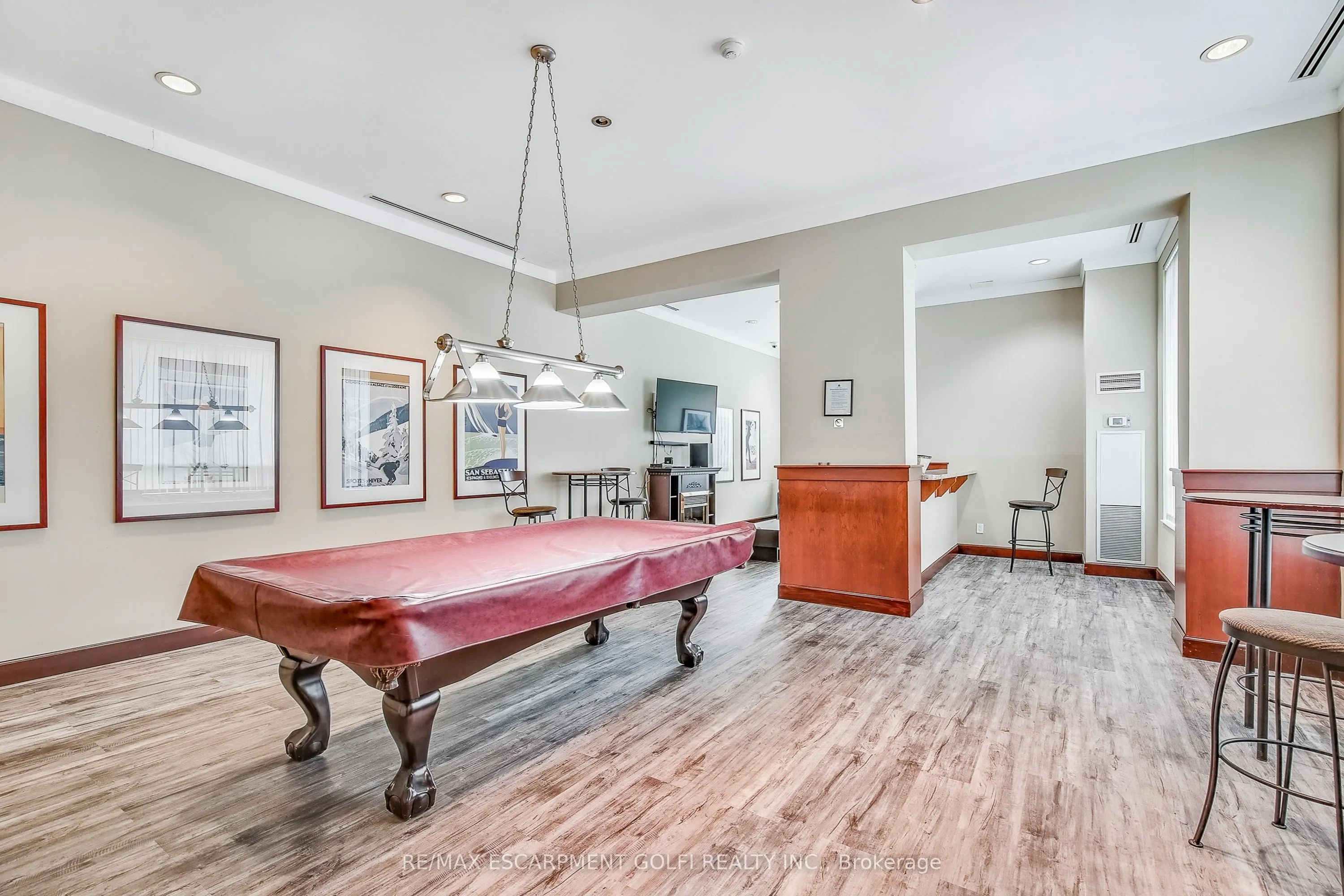 1359 Rathburn Road E, #902