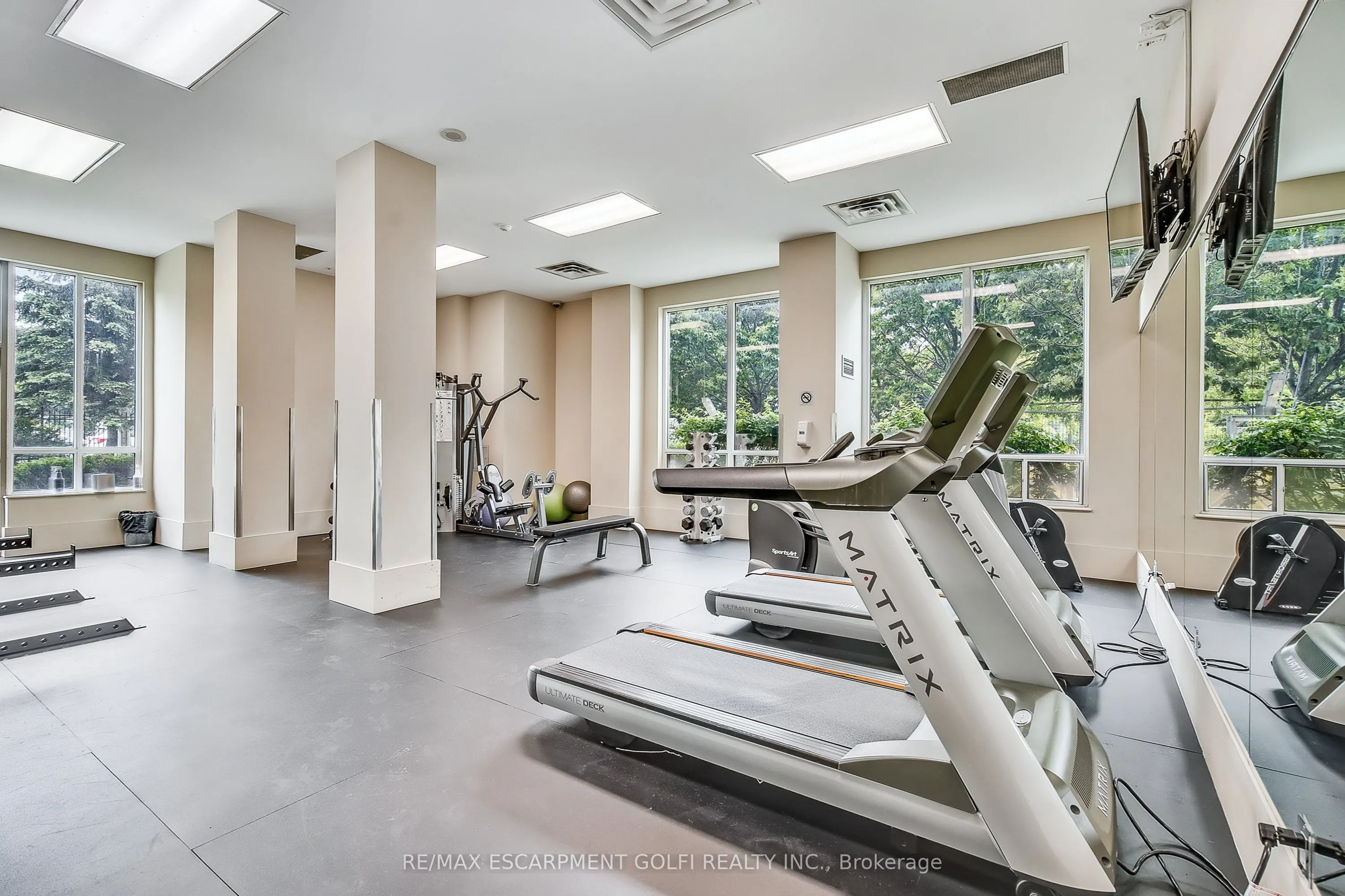 1359 Rathburn Road E, #902