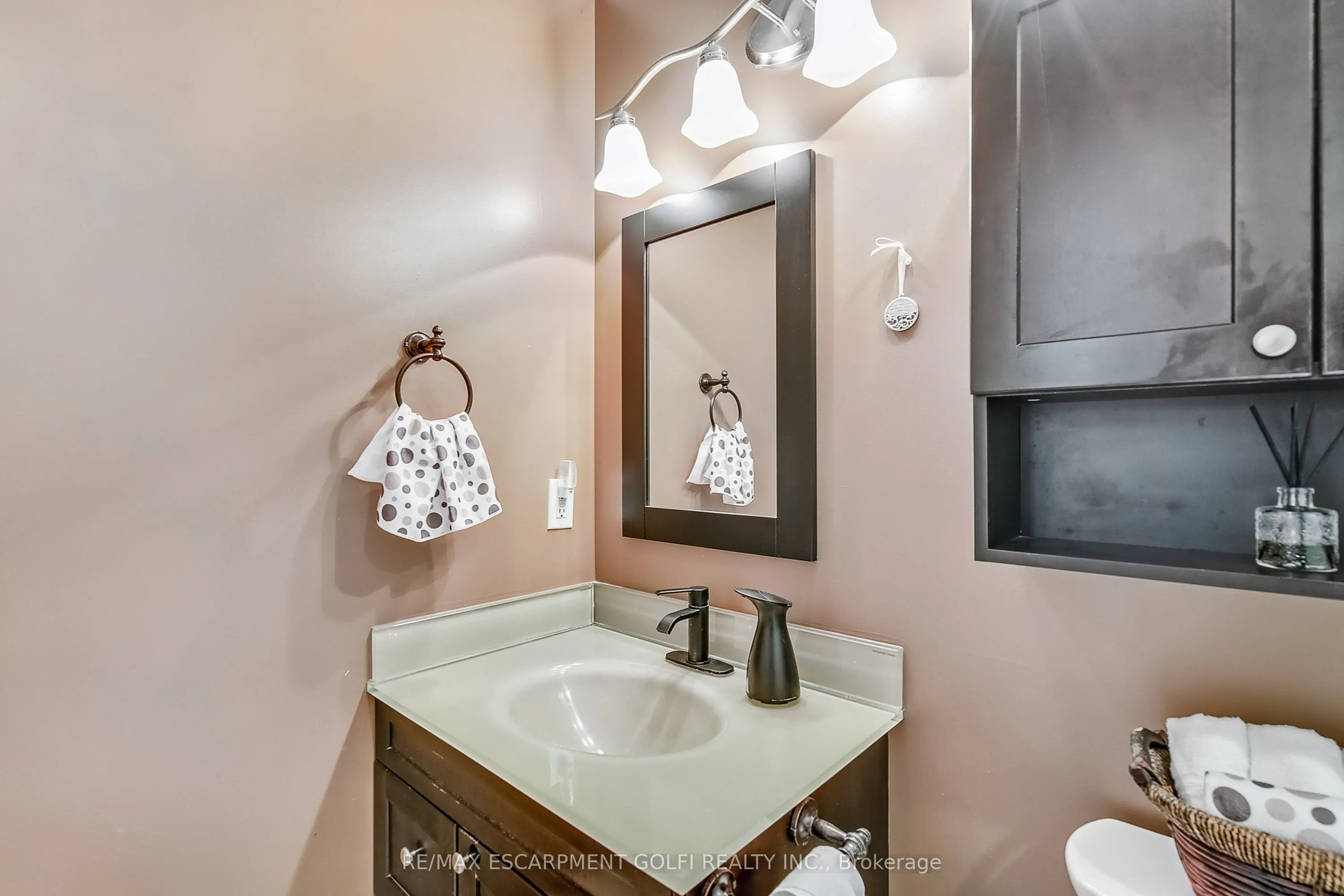 1359 Rathburn Road E, #902