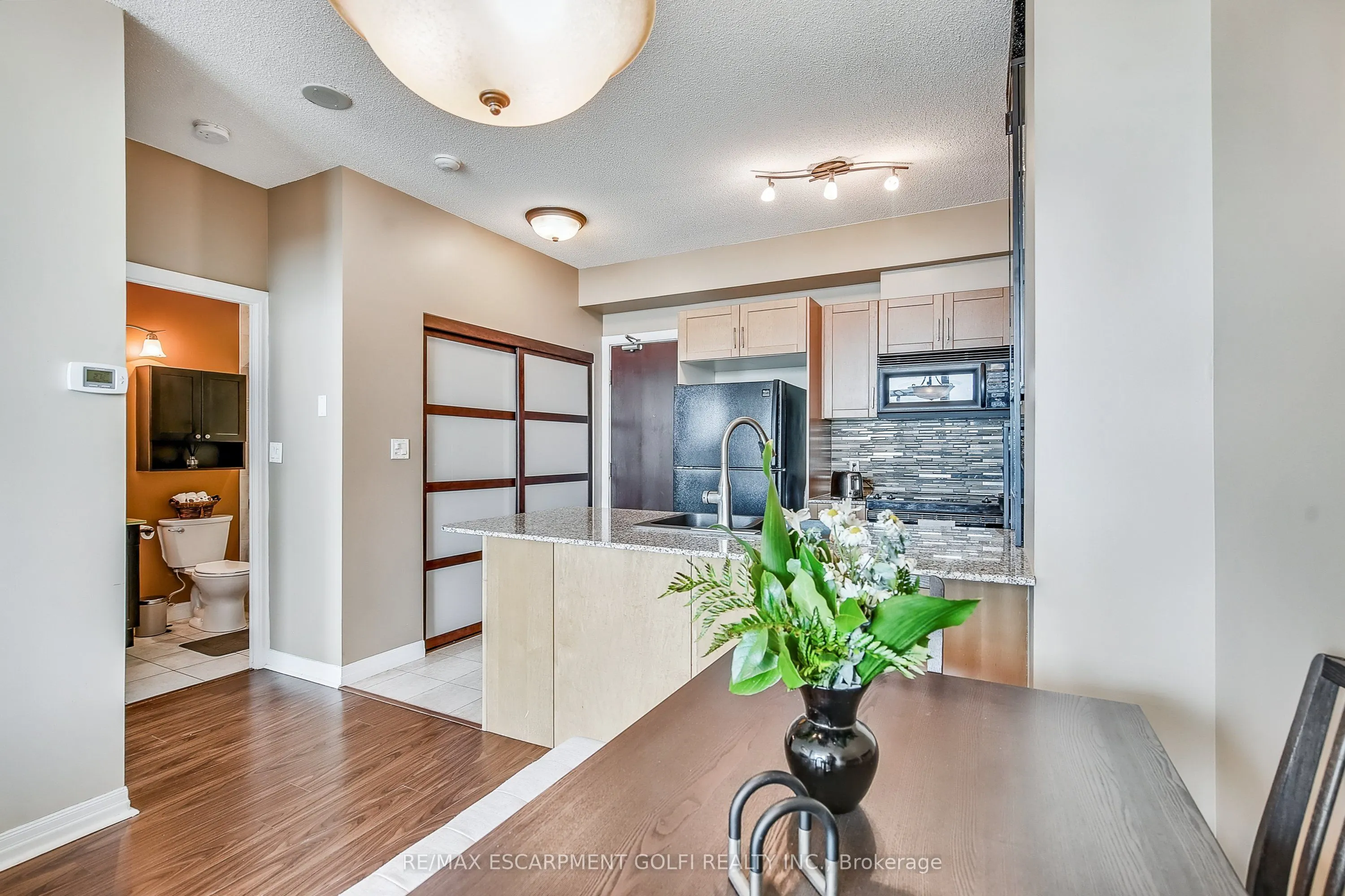 1359 Rathburn Road E, #902