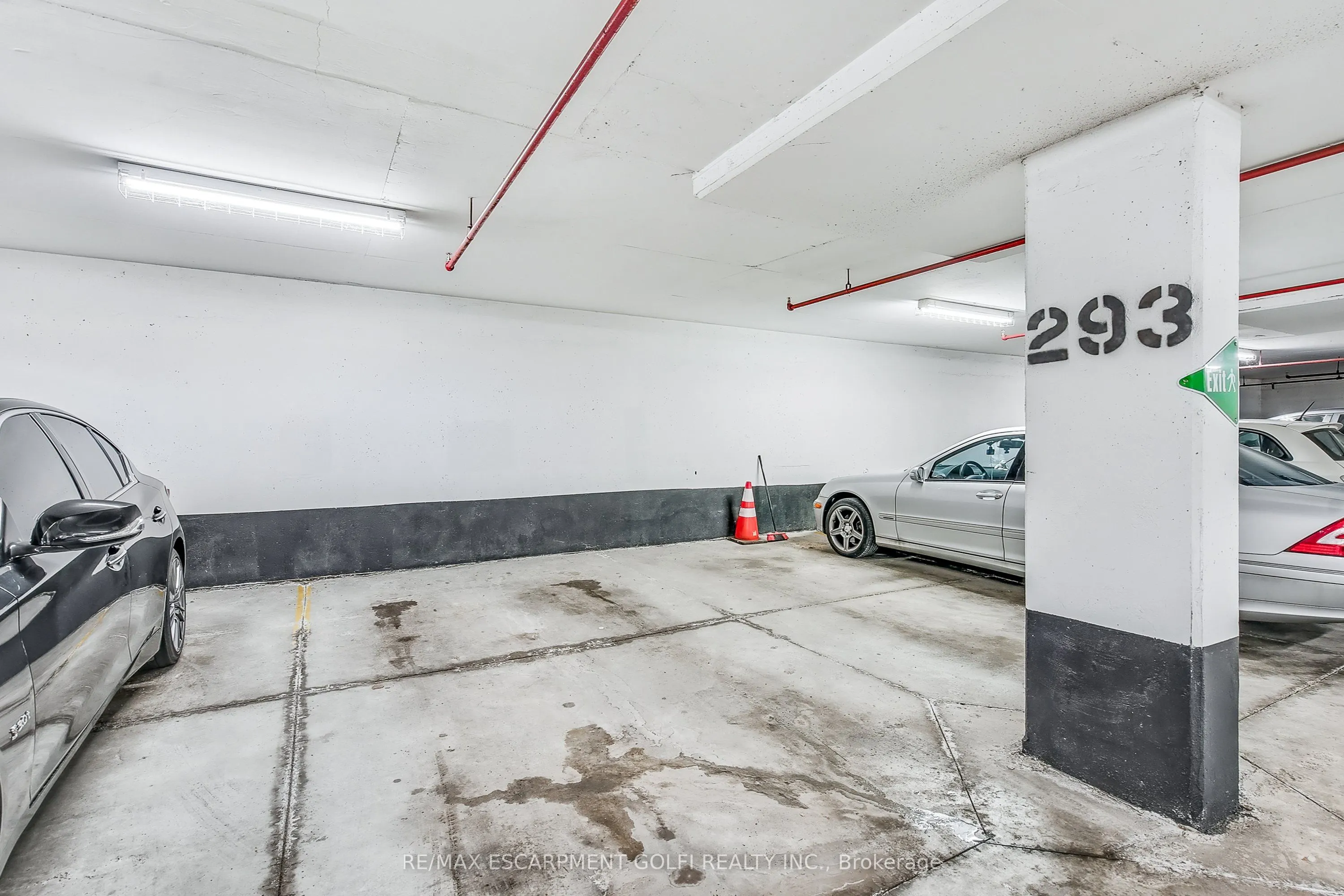 1359 Rathburn Road E, #902
