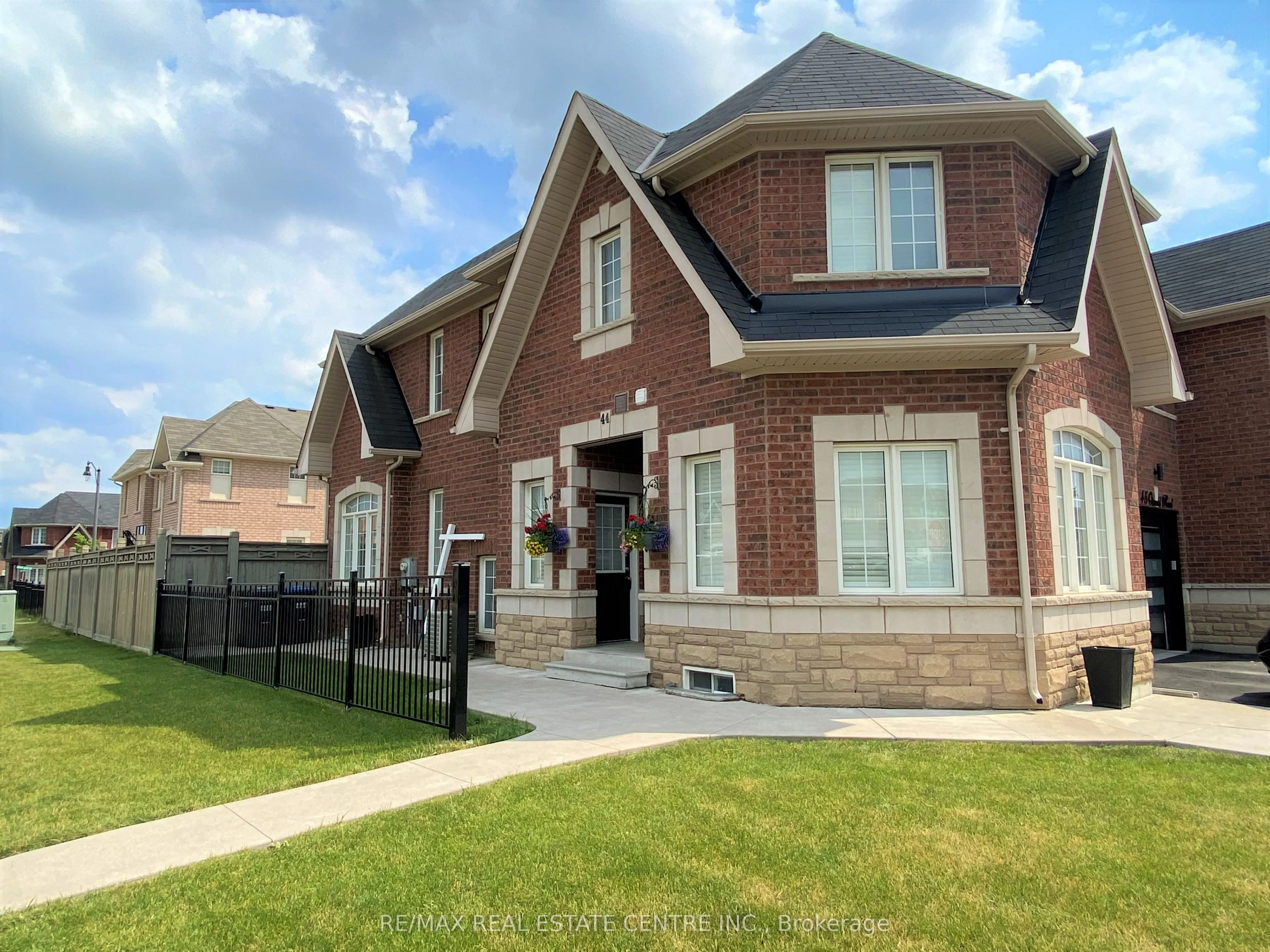 44 Long Branch Trail, #Lower