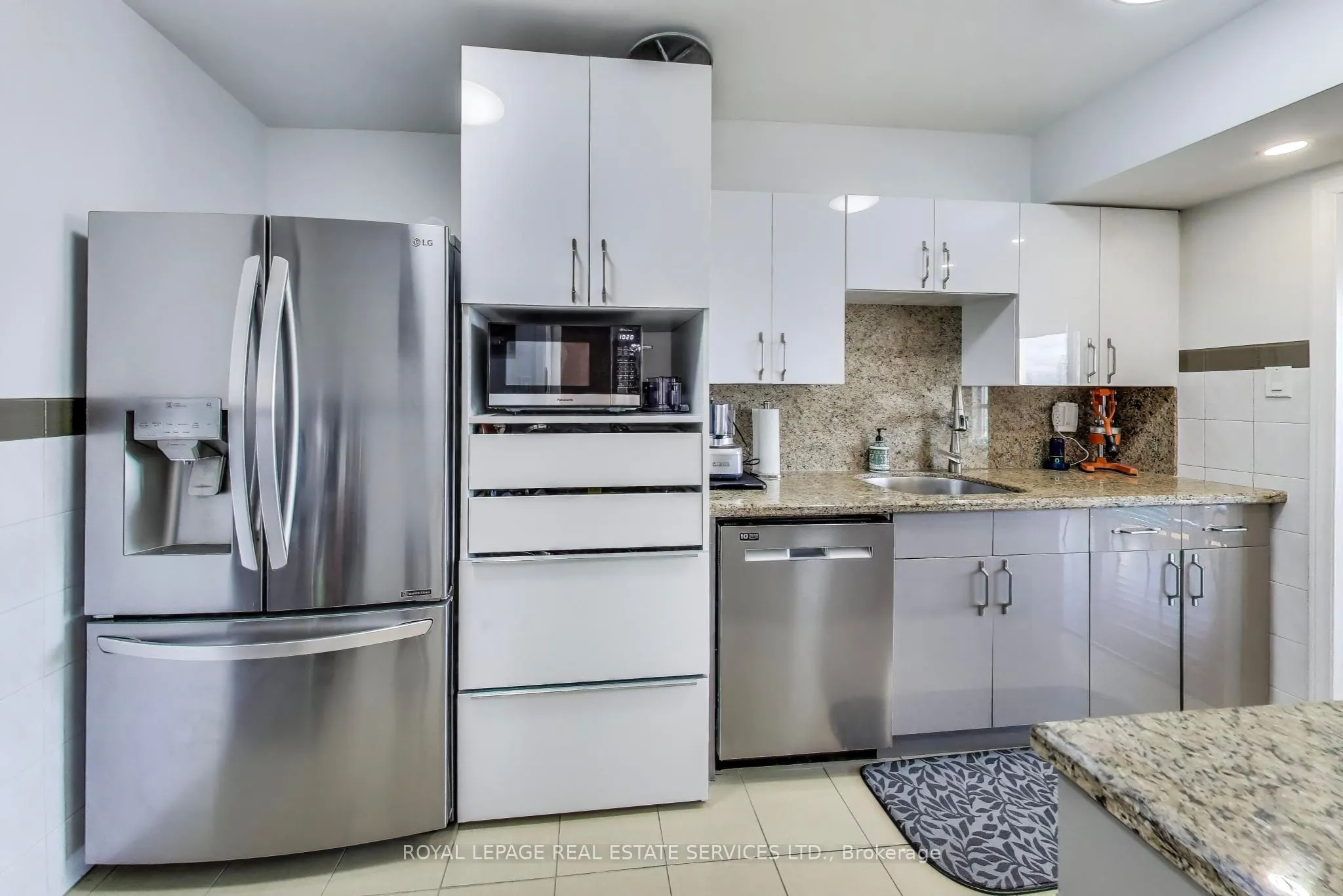 44 Longbourne Drive, #1008