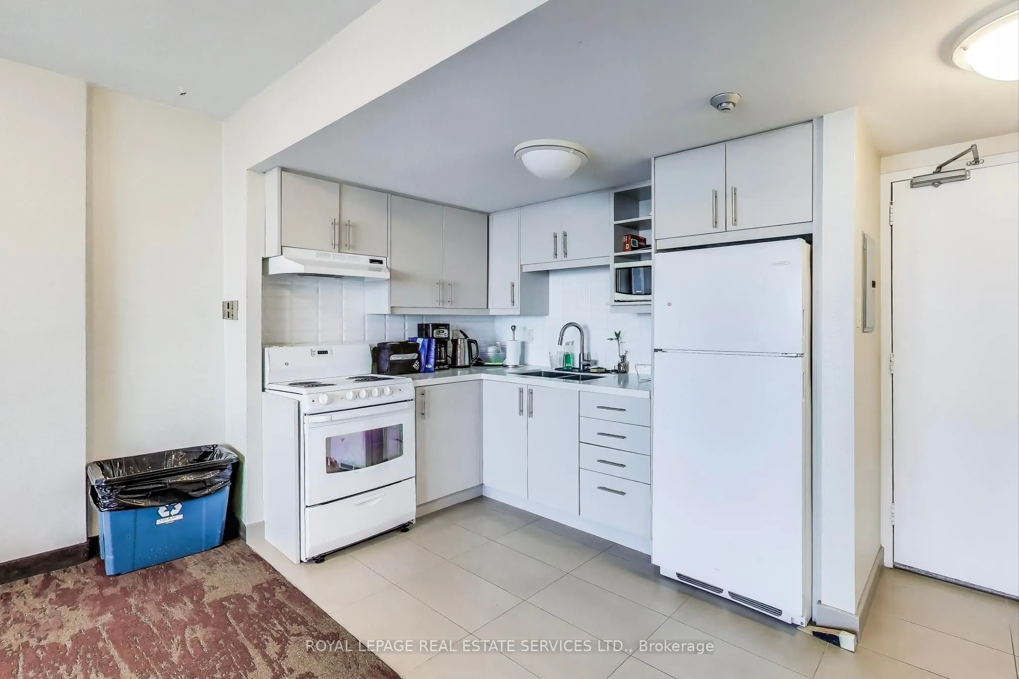 44 Longbourne Drive, #1008
