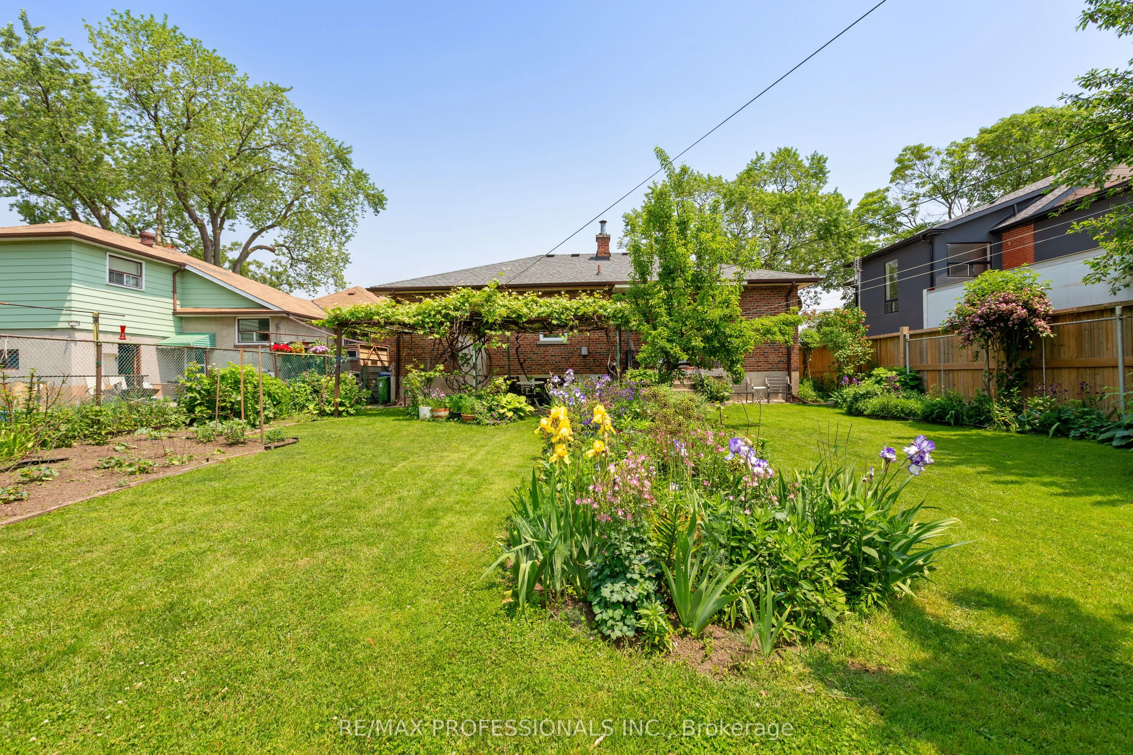 12 Mcintosh Avenue