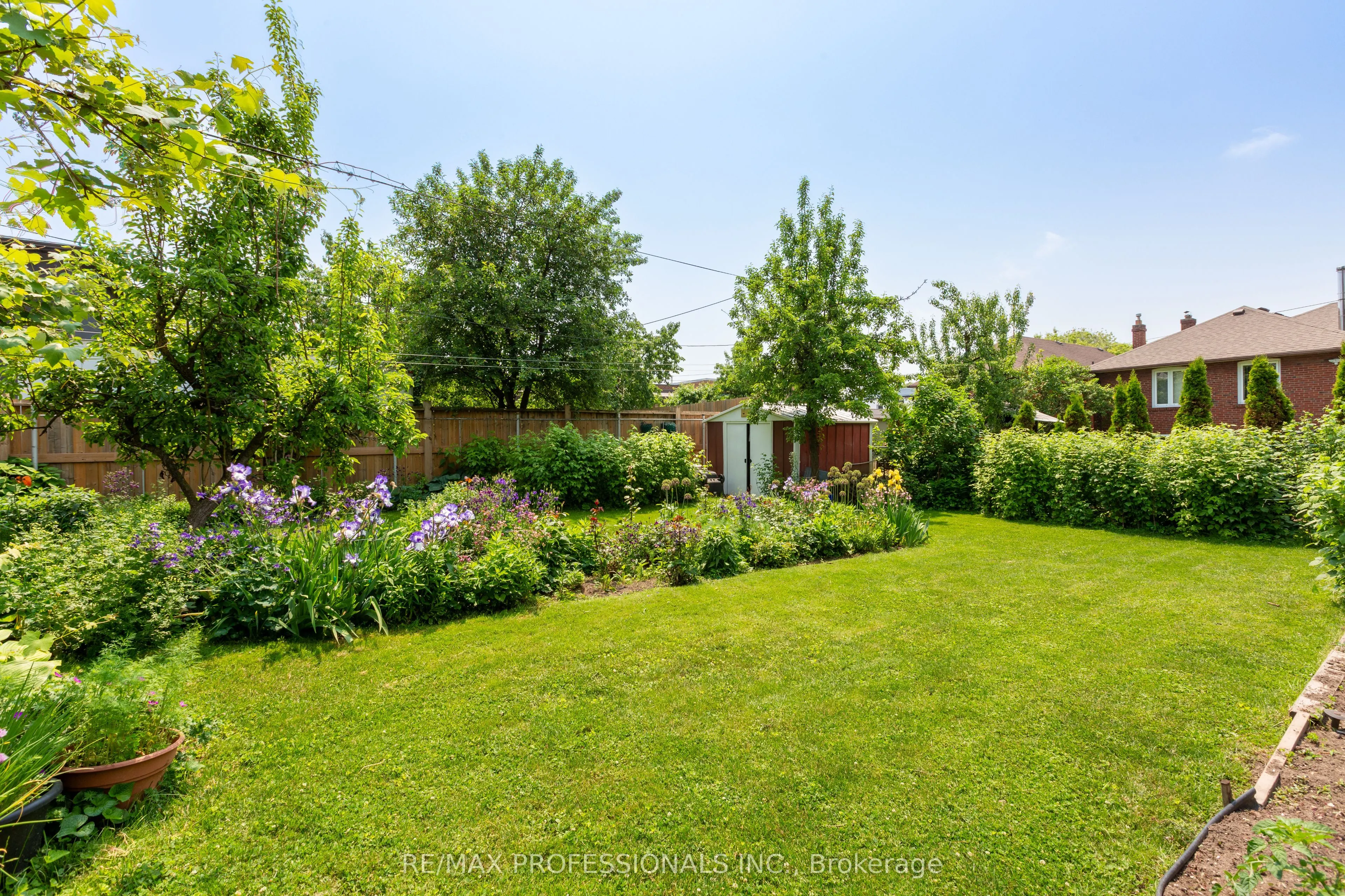 12 Mcintosh Avenue