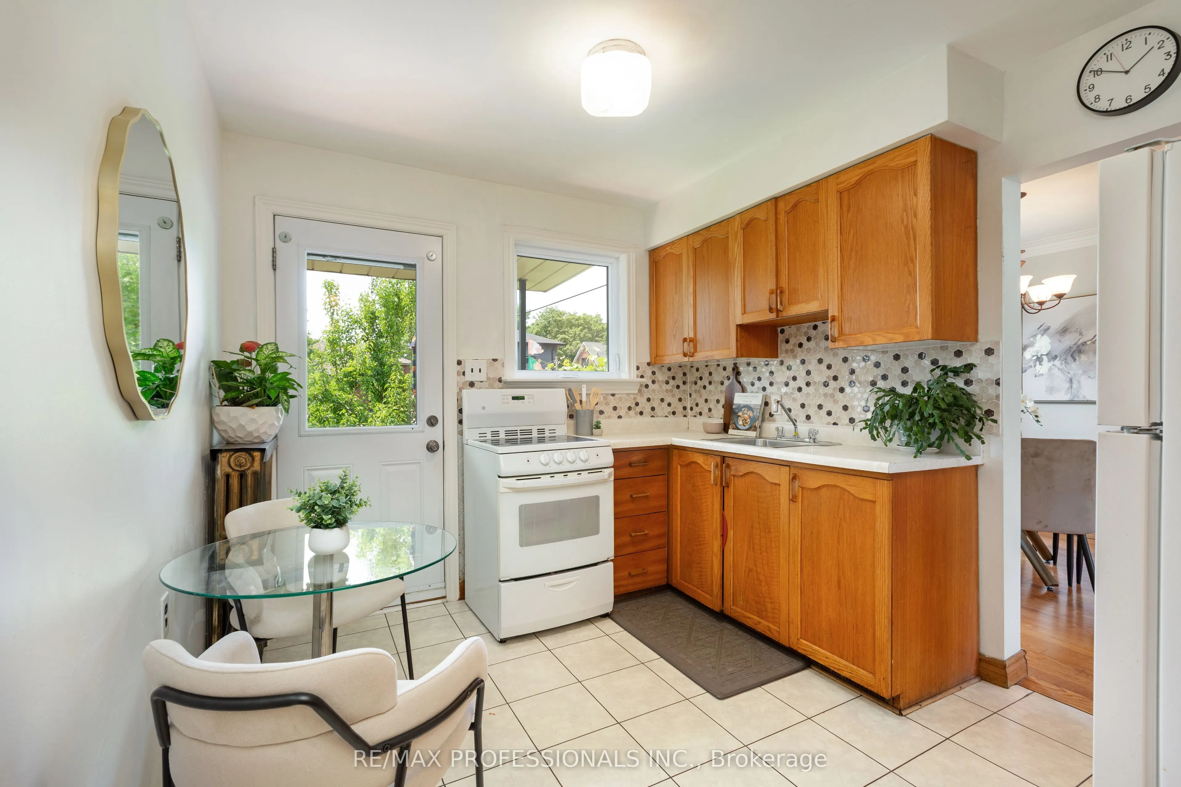 12 Mcintosh Avenue