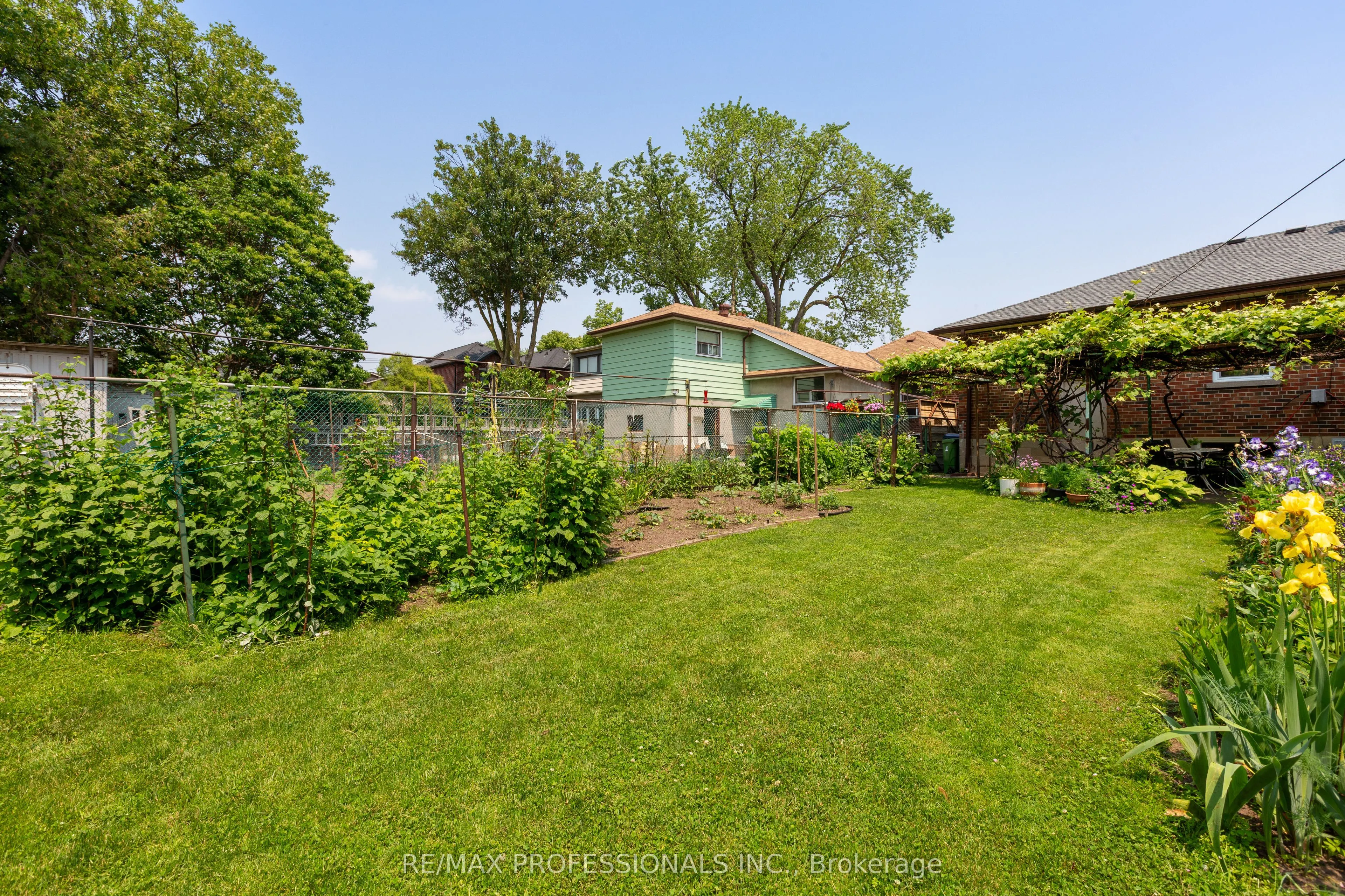 12 Mcintosh Avenue