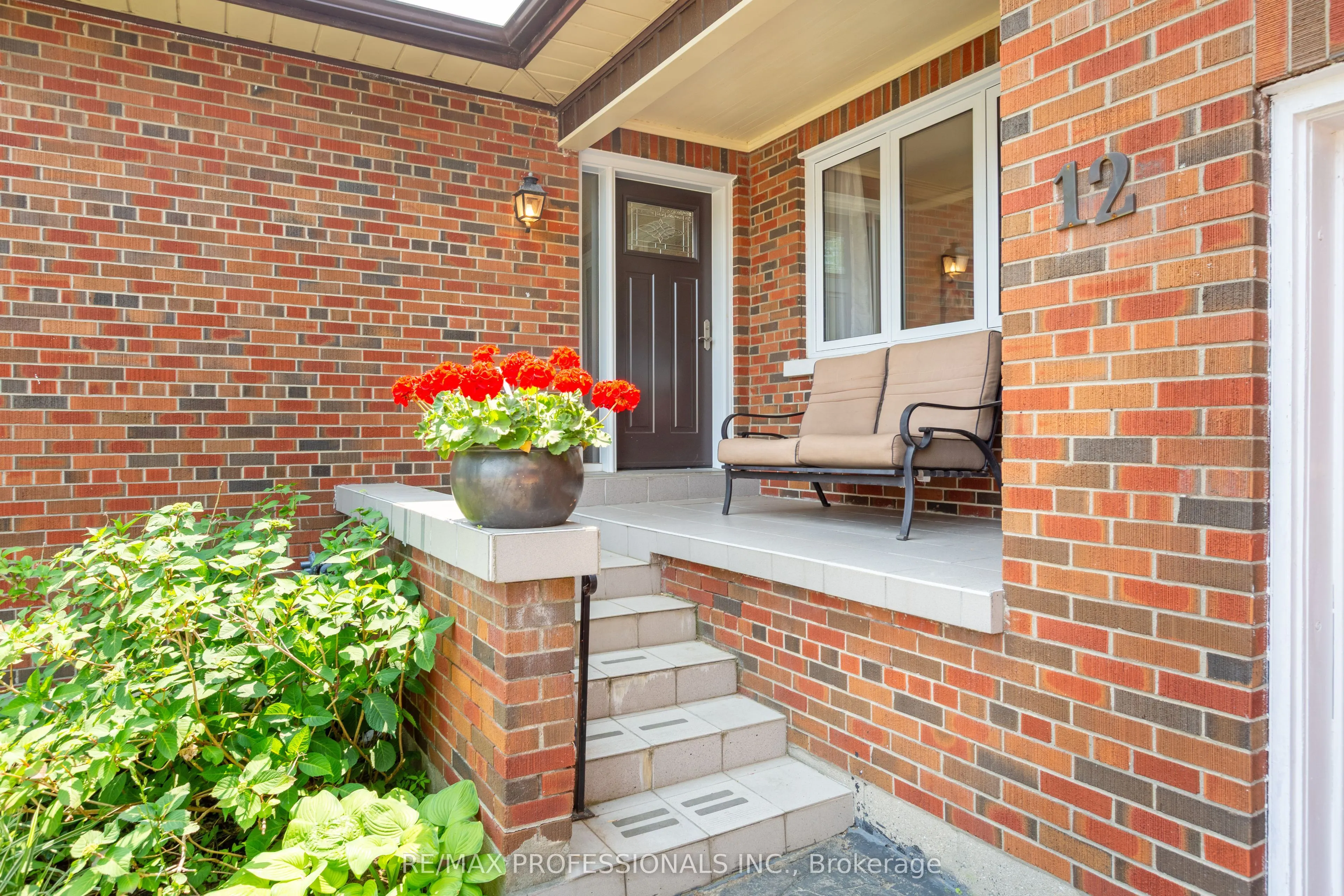 12 Mcintosh Avenue