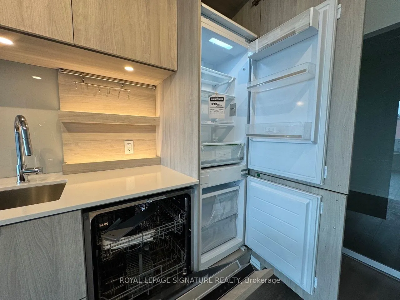 28 Ann Street, #718