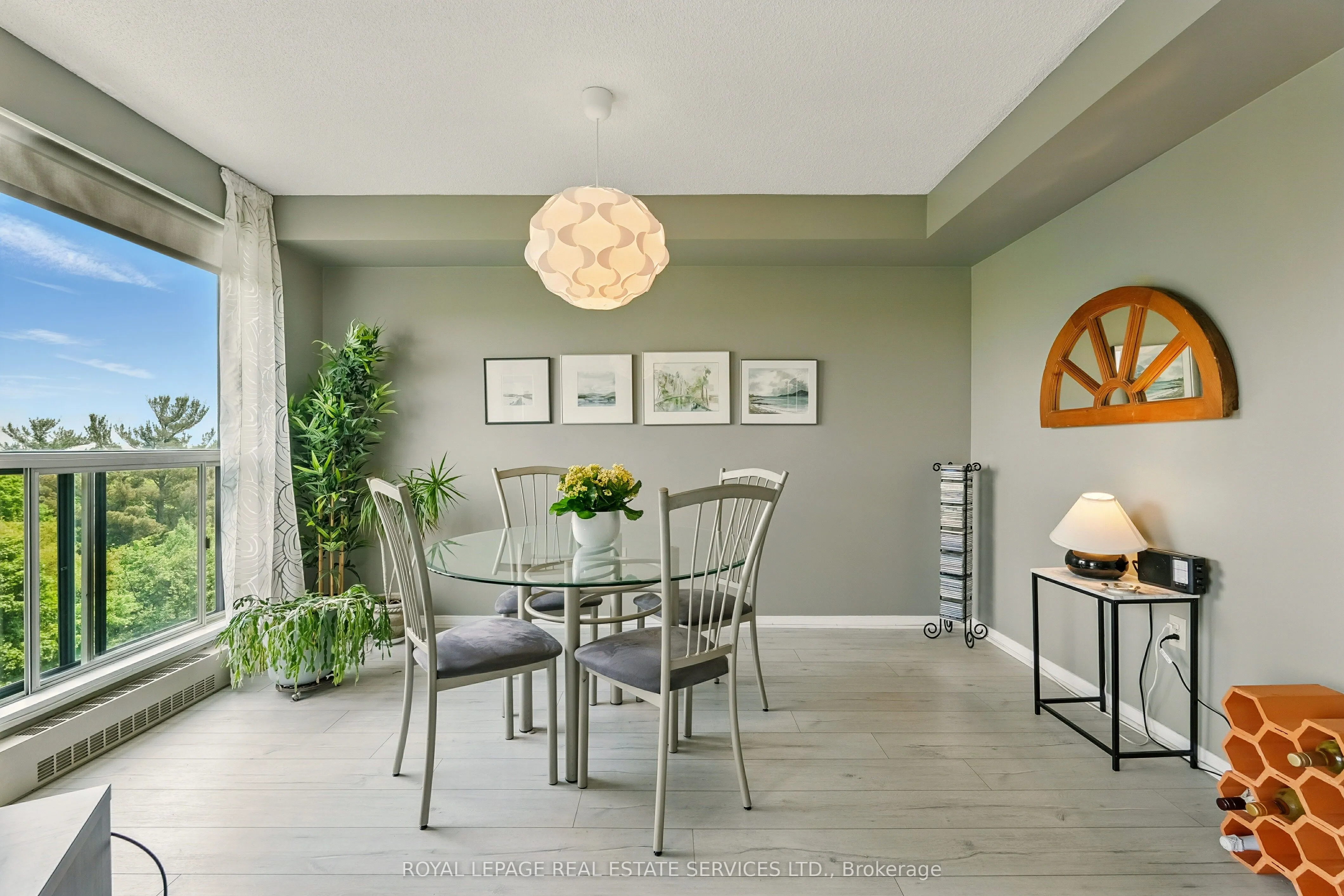 2155 Burnhamthorpe Road W, #902