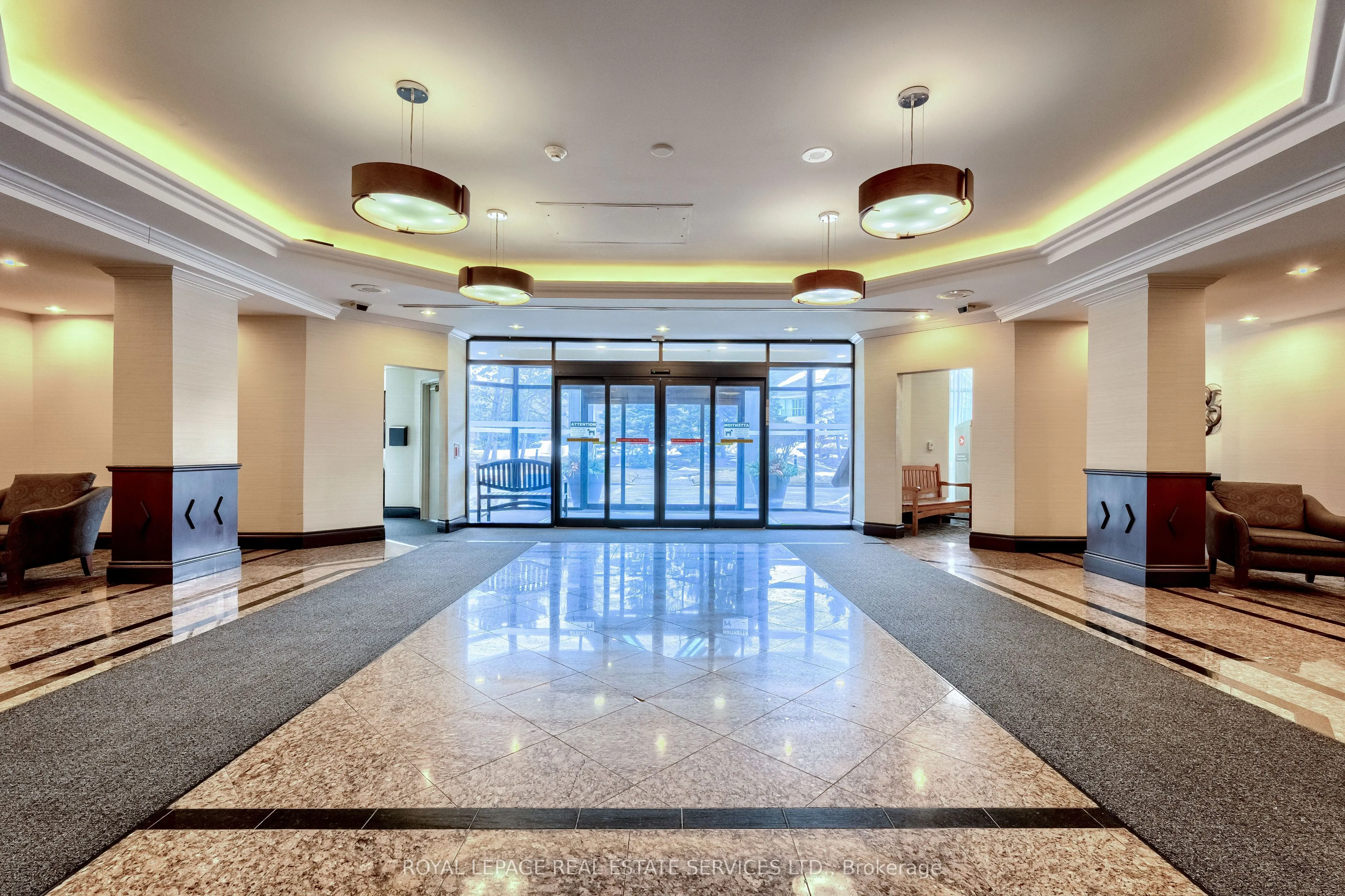 2155 Burnhamthorpe Road W, #902