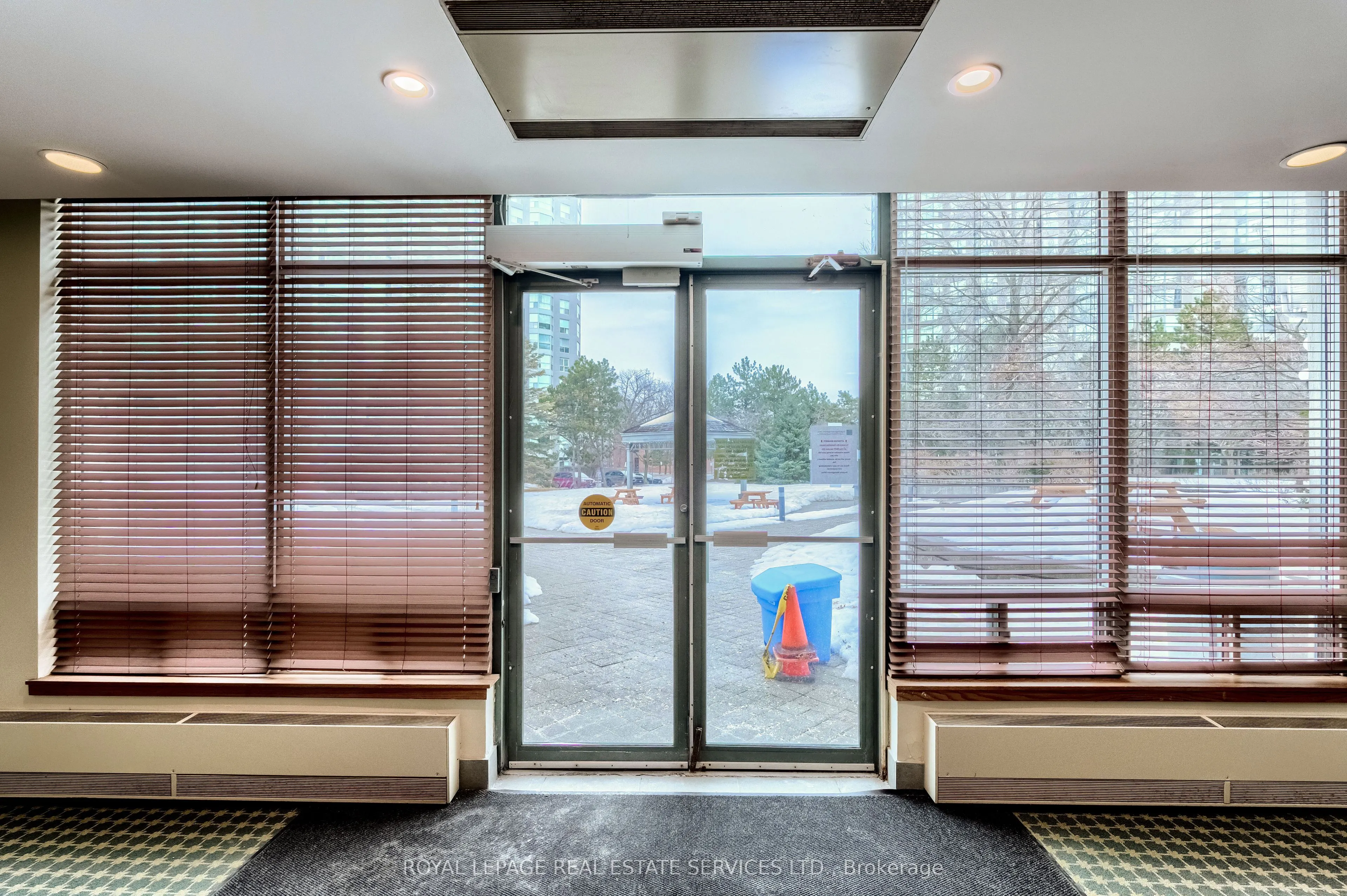 2155 Burnhamthorpe Road W, #902