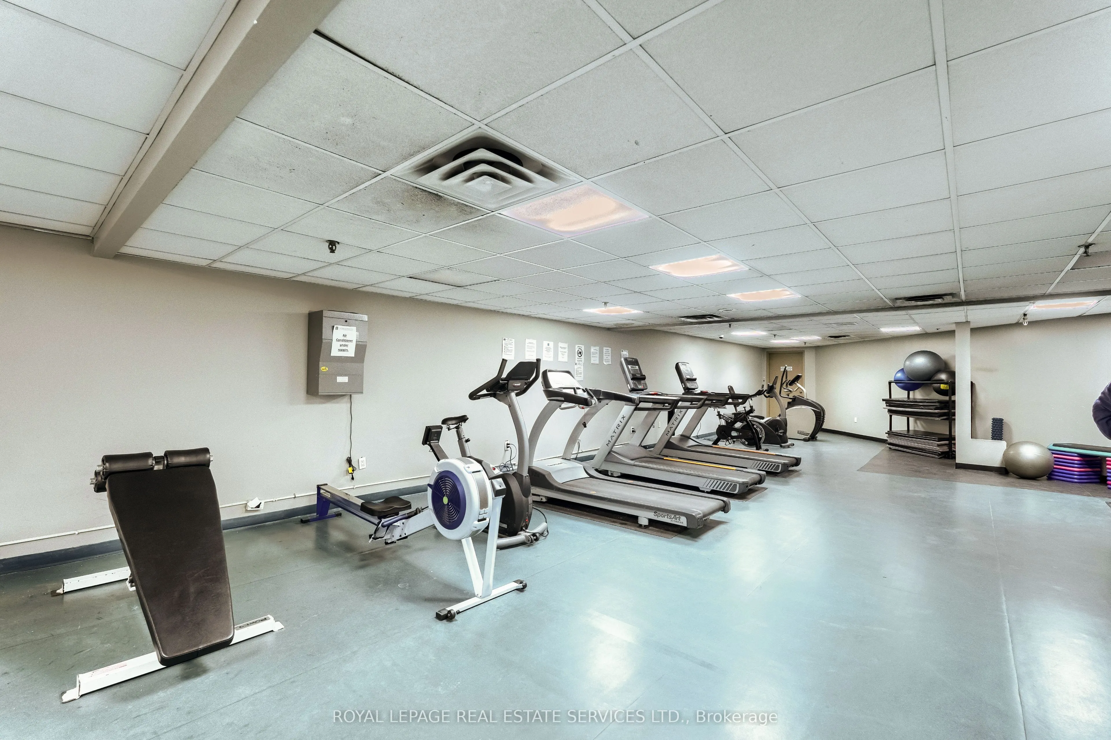 2155 Burnhamthorpe Road W, #902