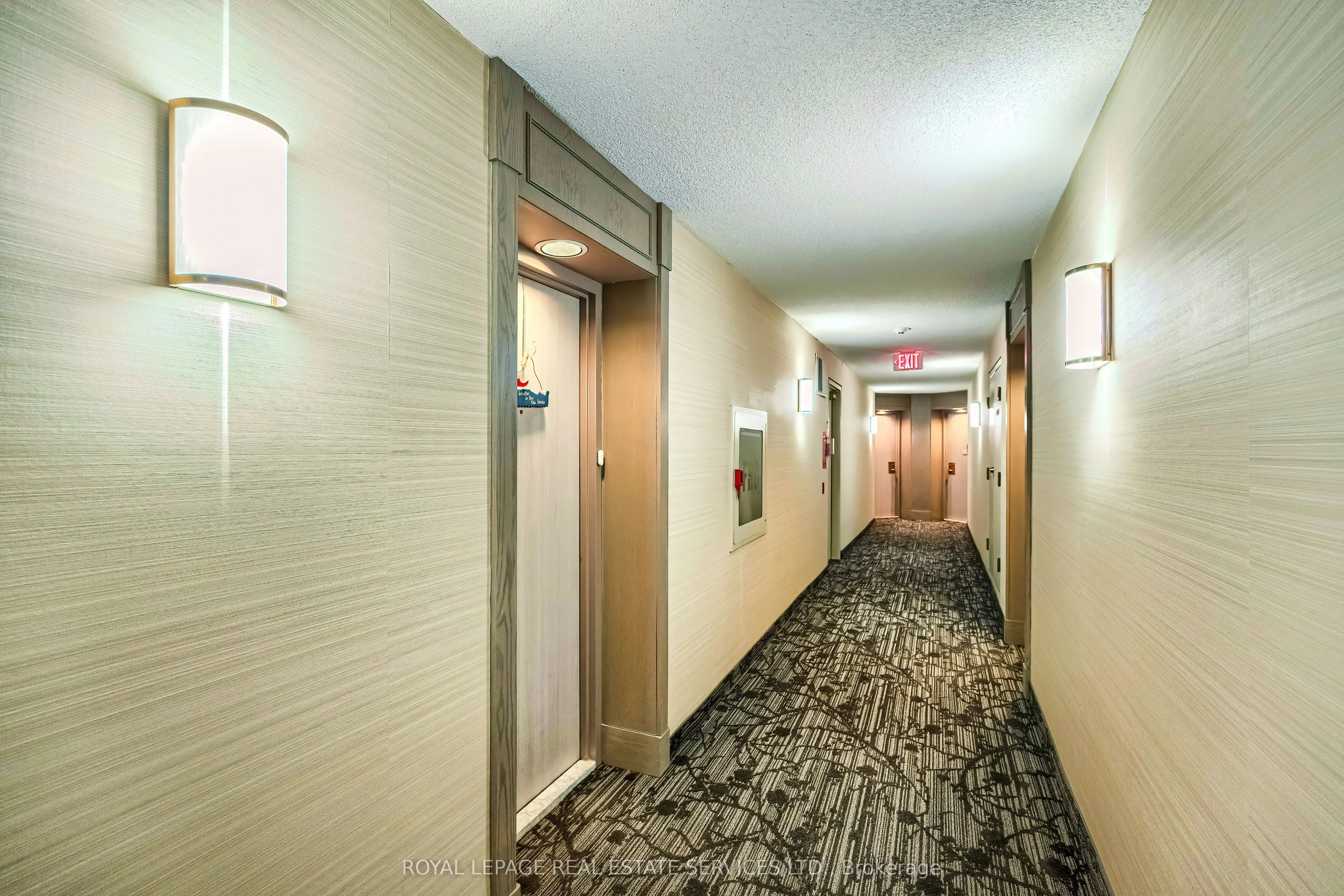 2155 Burnhamthorpe Road W, #902