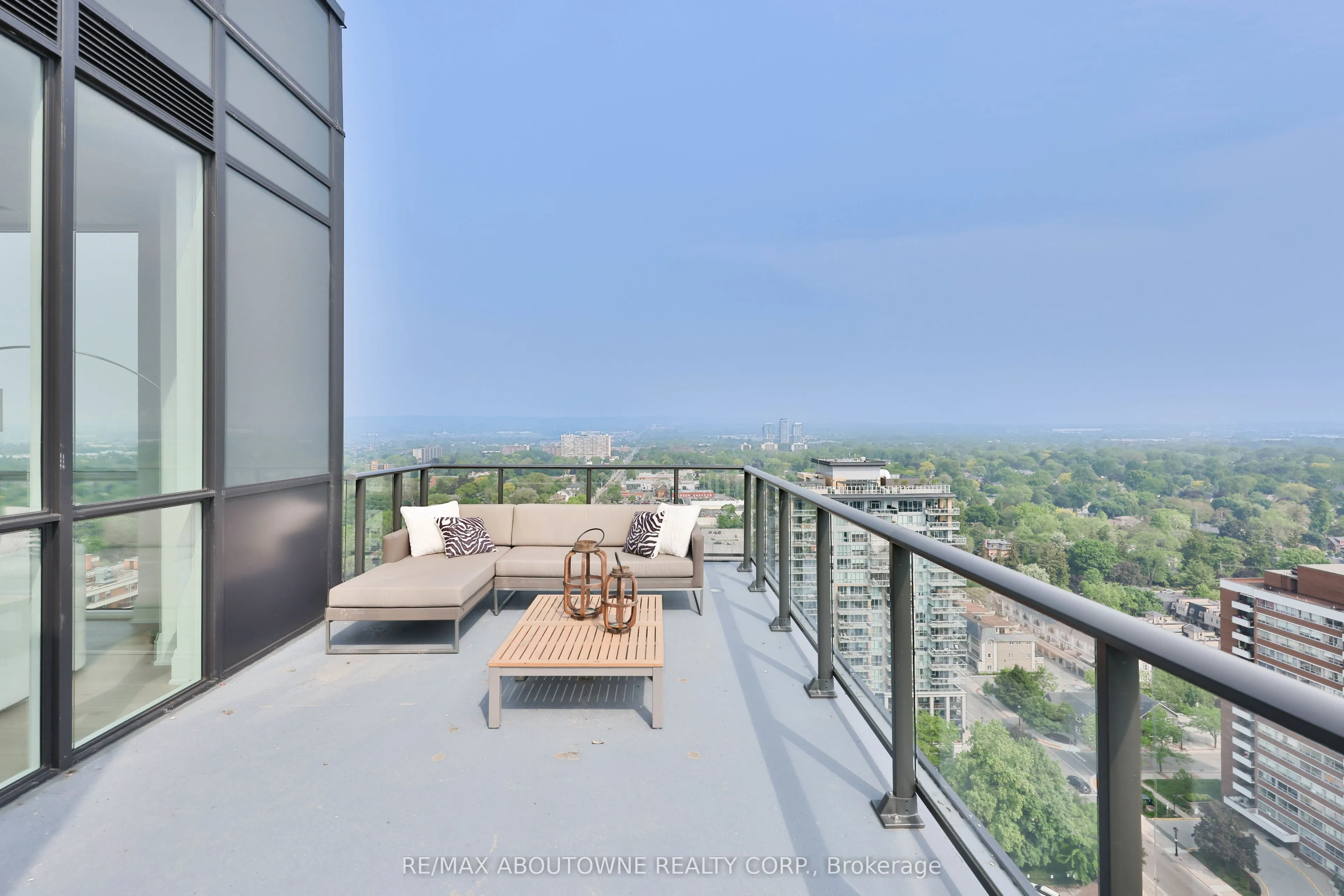 2007 James Street #2201