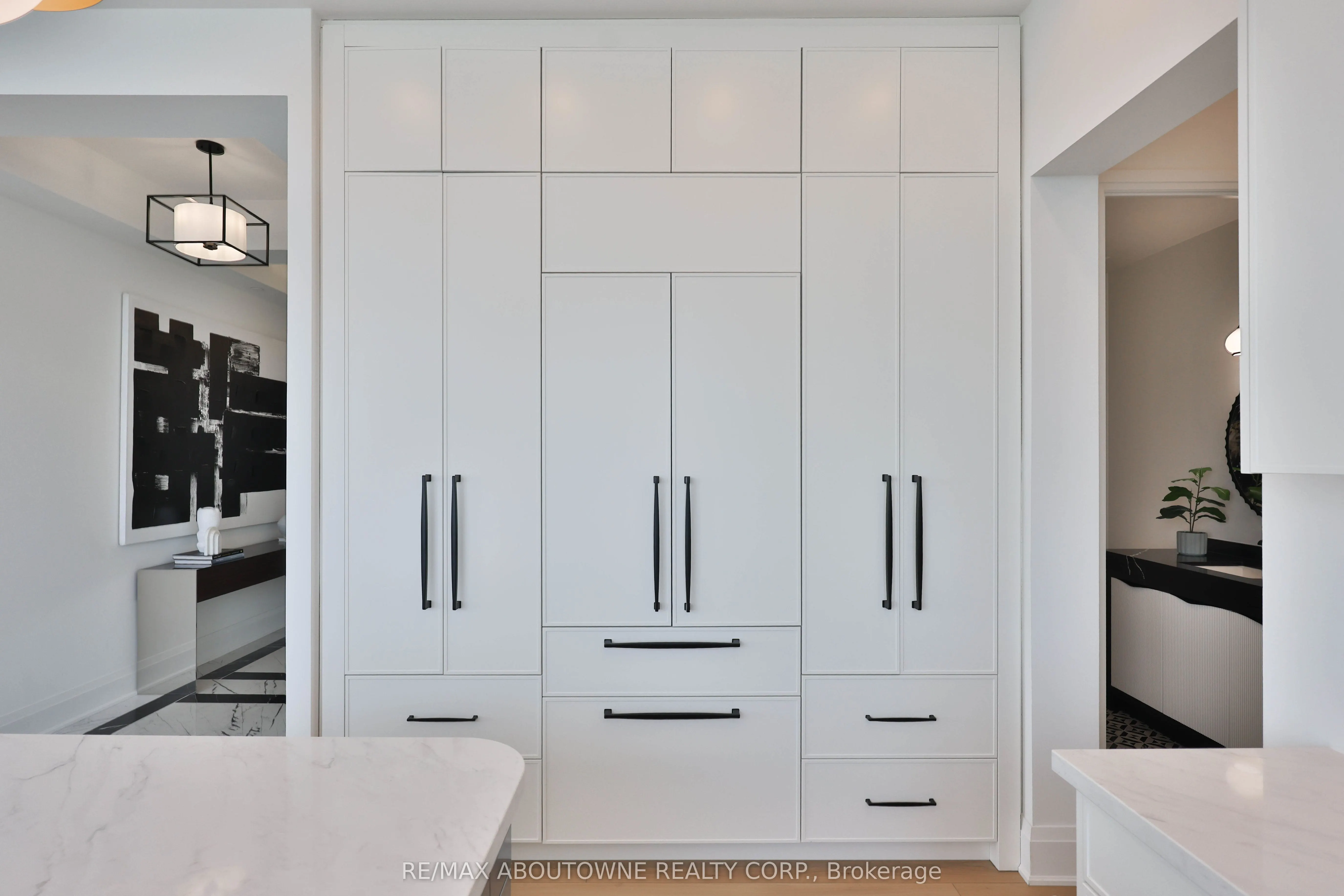 2007 James Street #2201