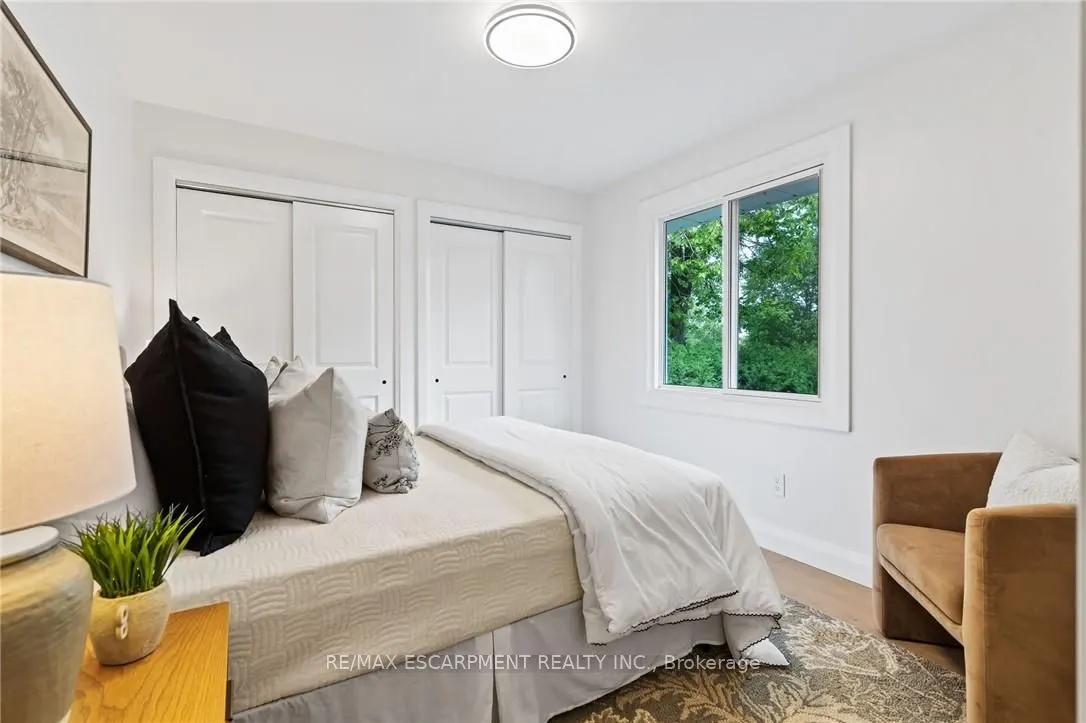 250 LINWOOD Crescent