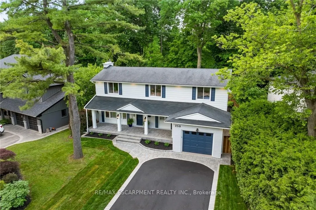 250 LINWOOD Crescent