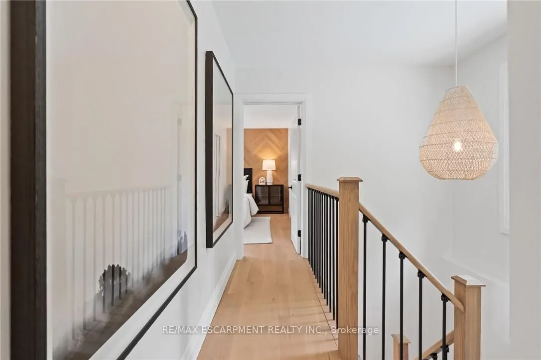 250 LINWOOD Crescent
