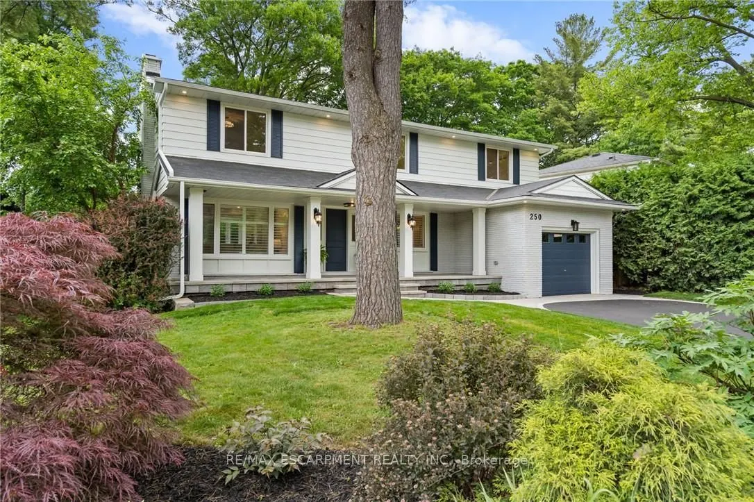 250 LINWOOD Crescent