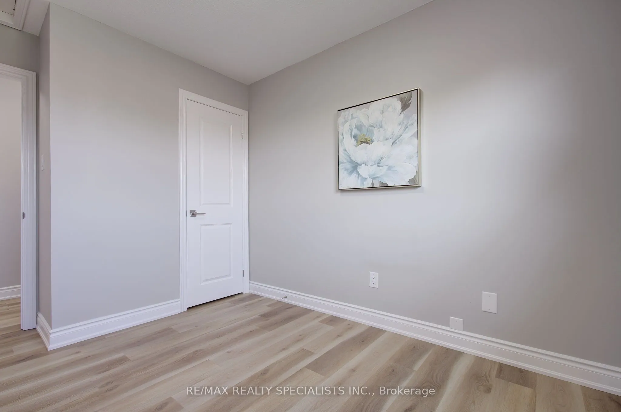 3290 Pilcom Crescent
