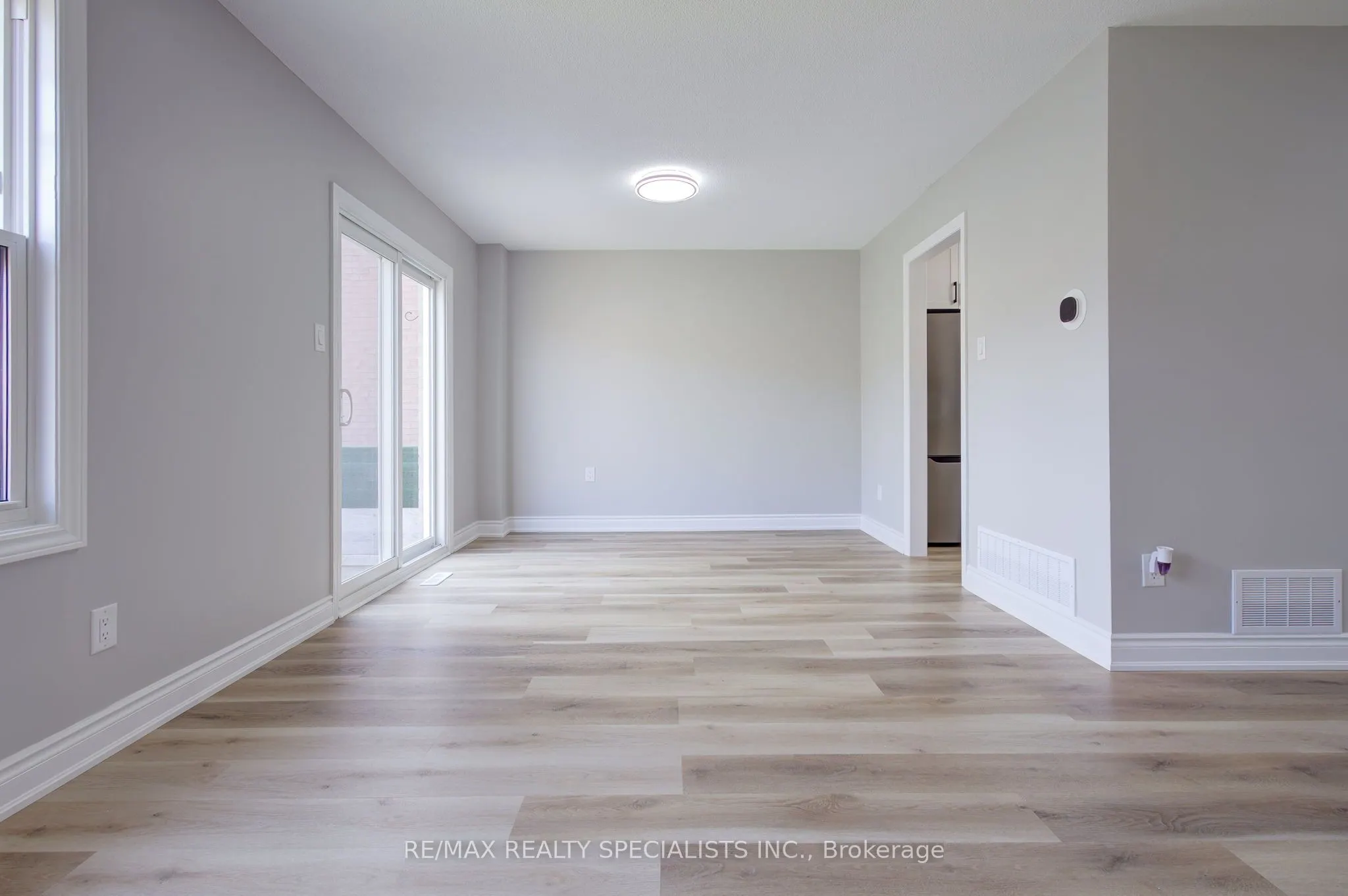 3290 Pilcom Crescent