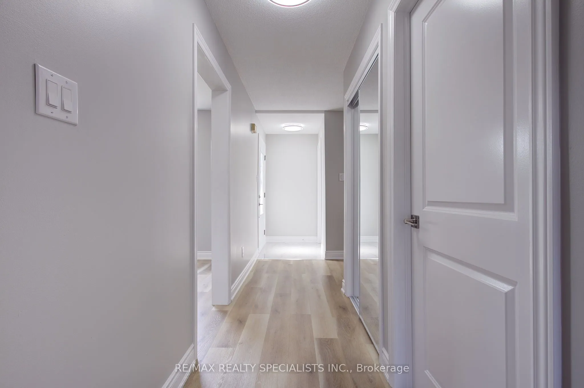 3290 Pilcom Crescent