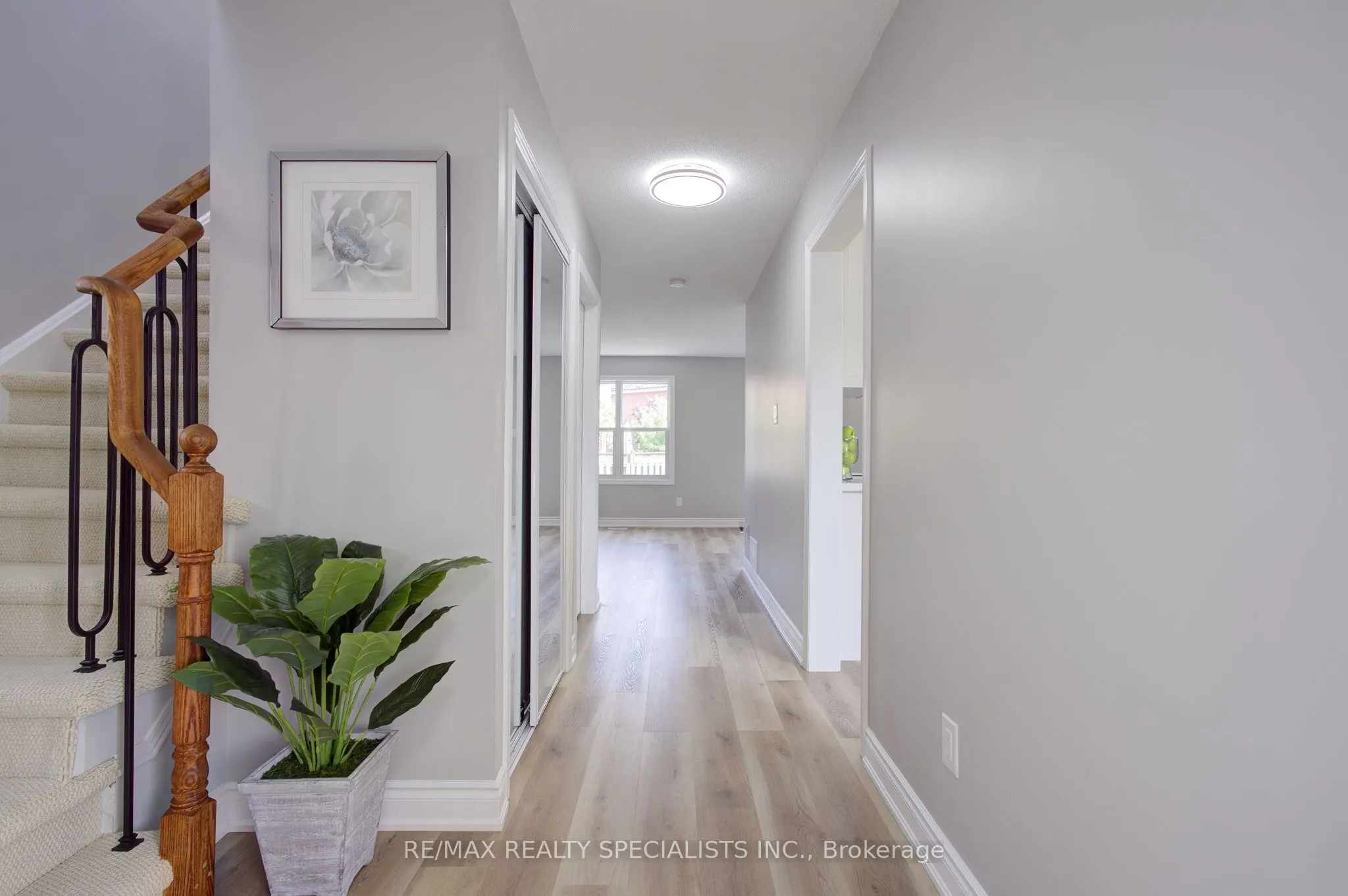 3290 Pilcom Crescent