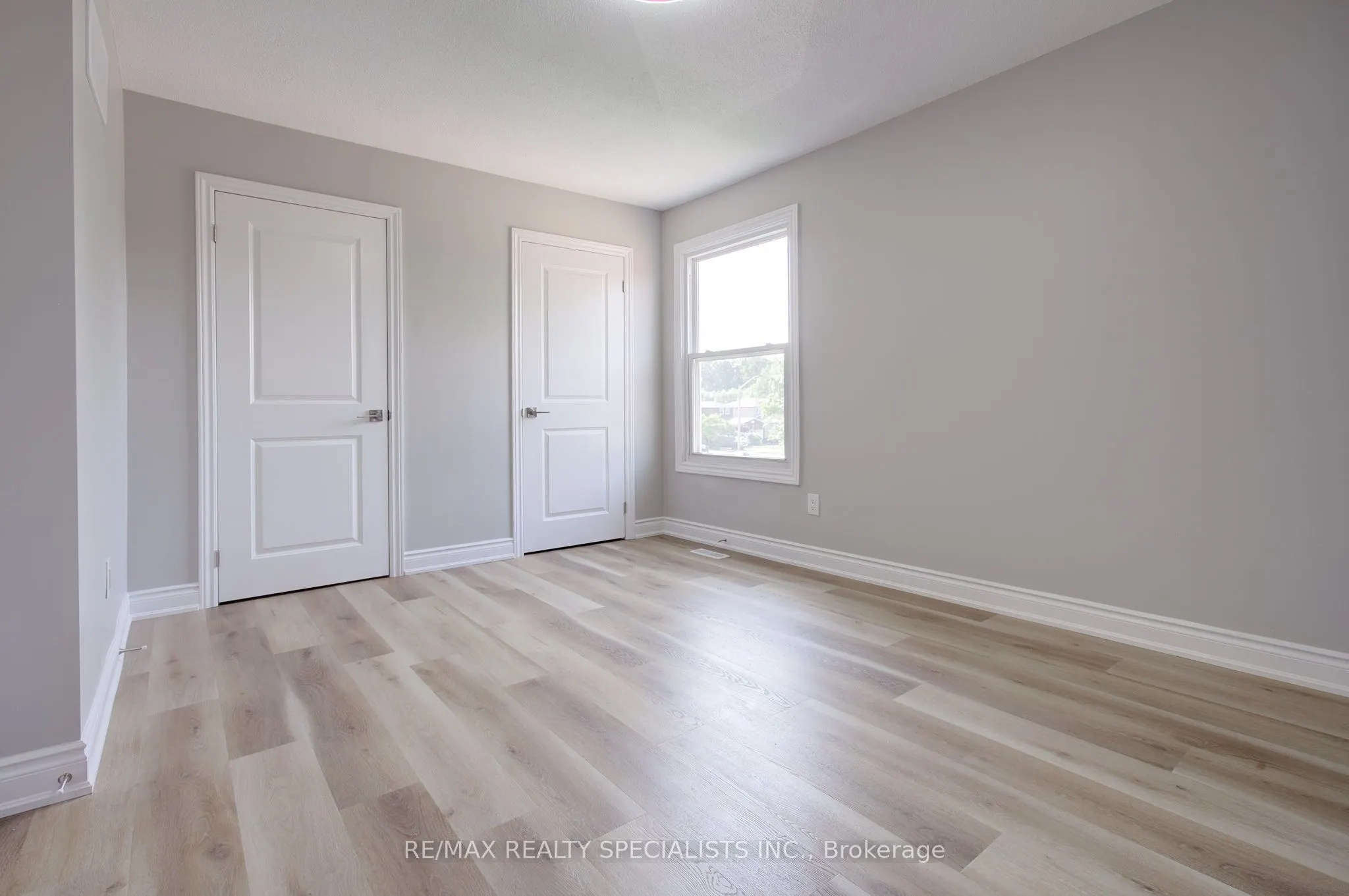 3290 Pilcom Crescent