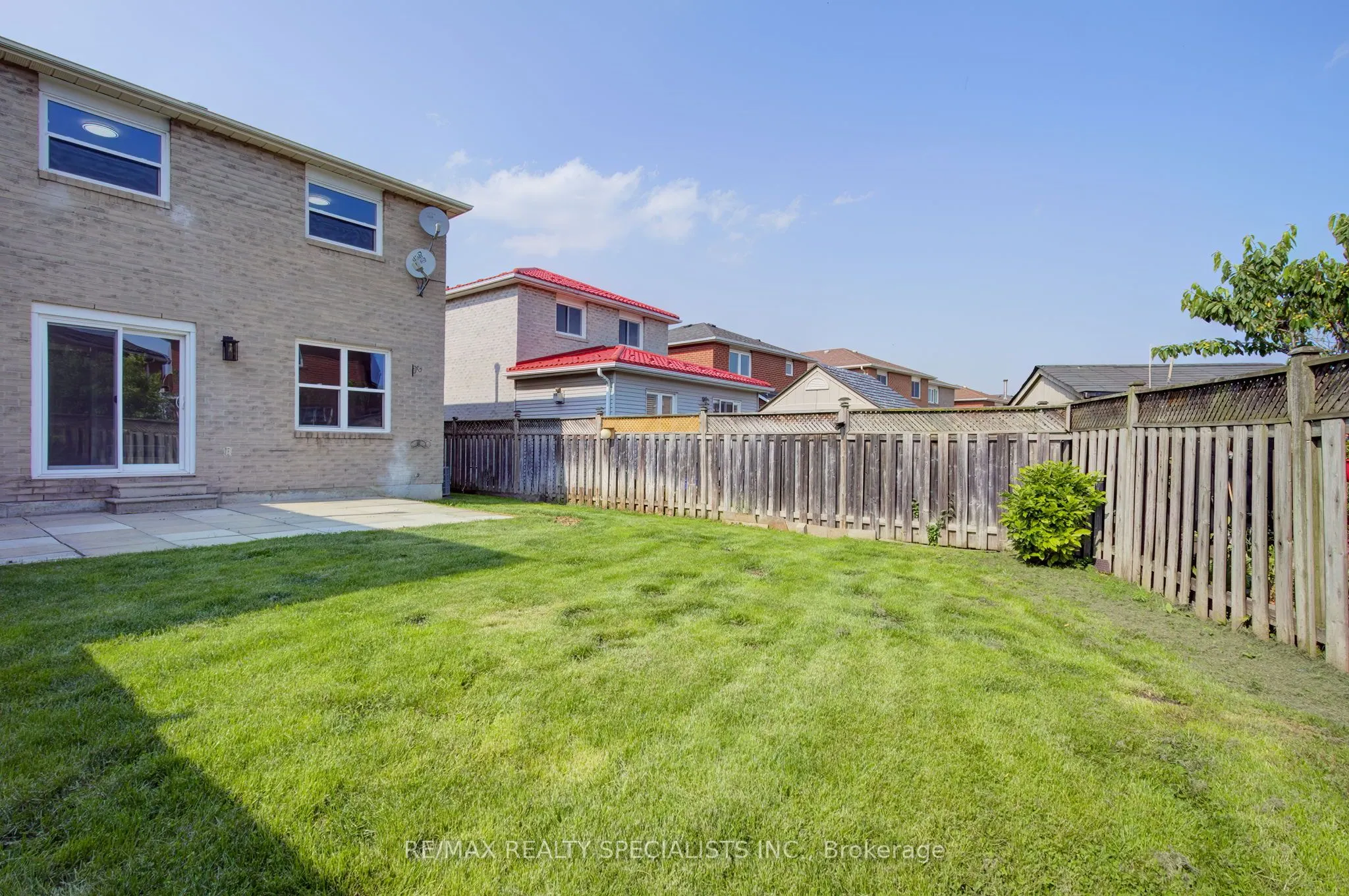 3290 Pilcom Crescent