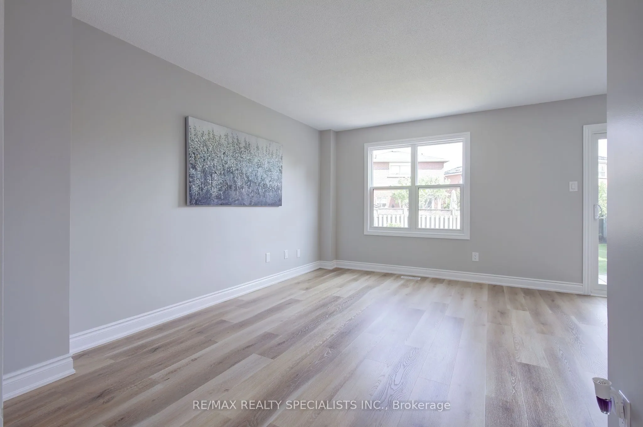 3290 Pilcom Crescent