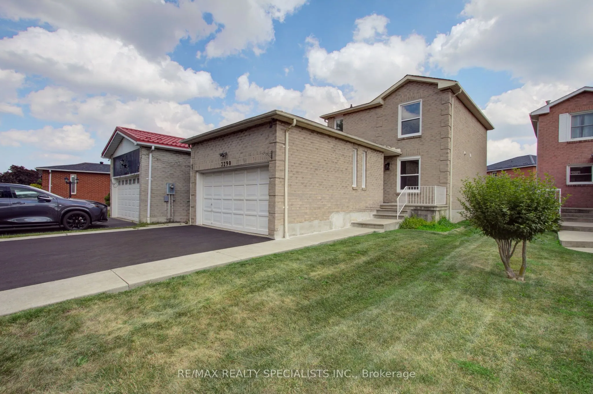 3290 Pilcom Crescent