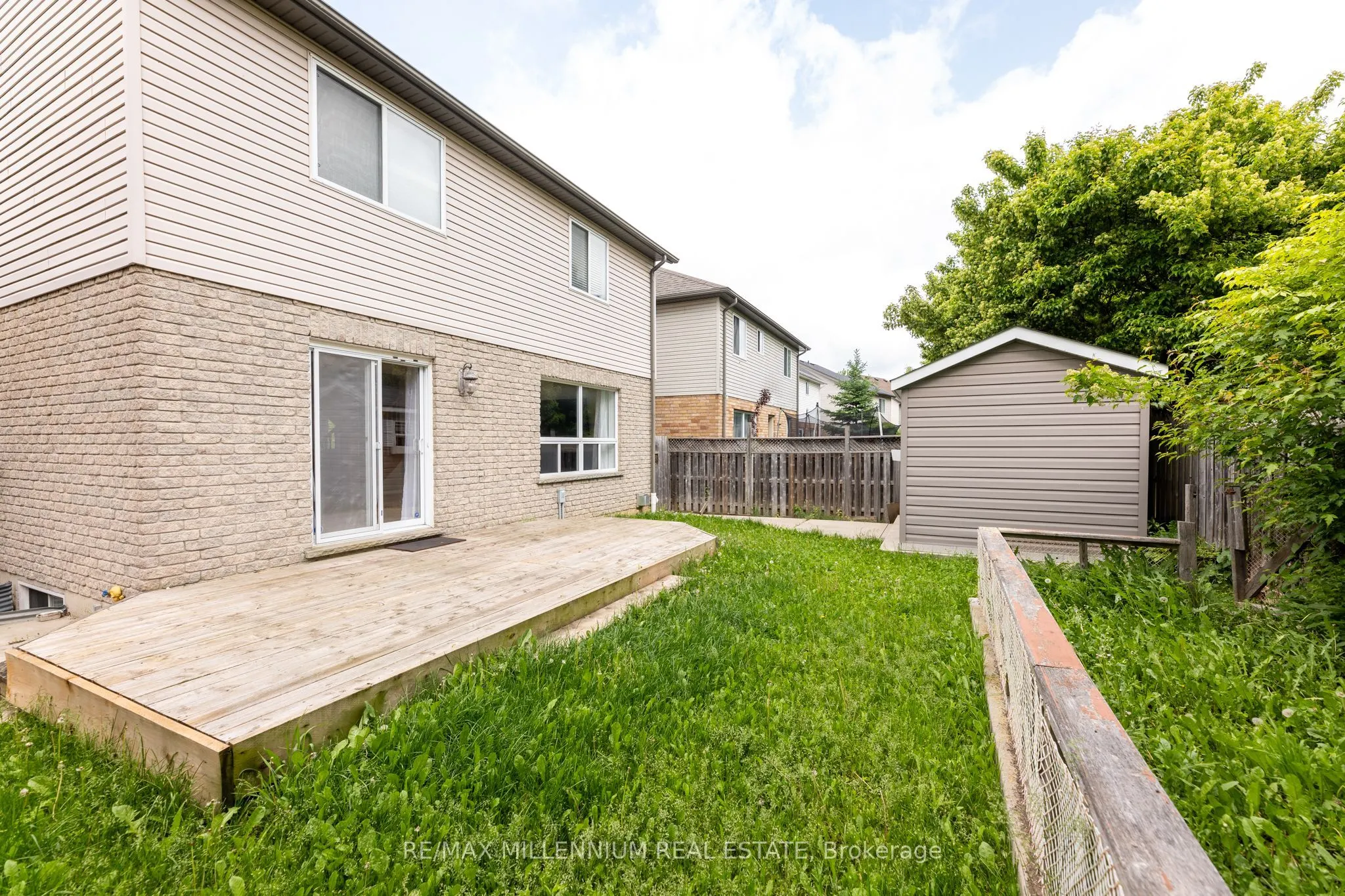 7 Graham Crescent