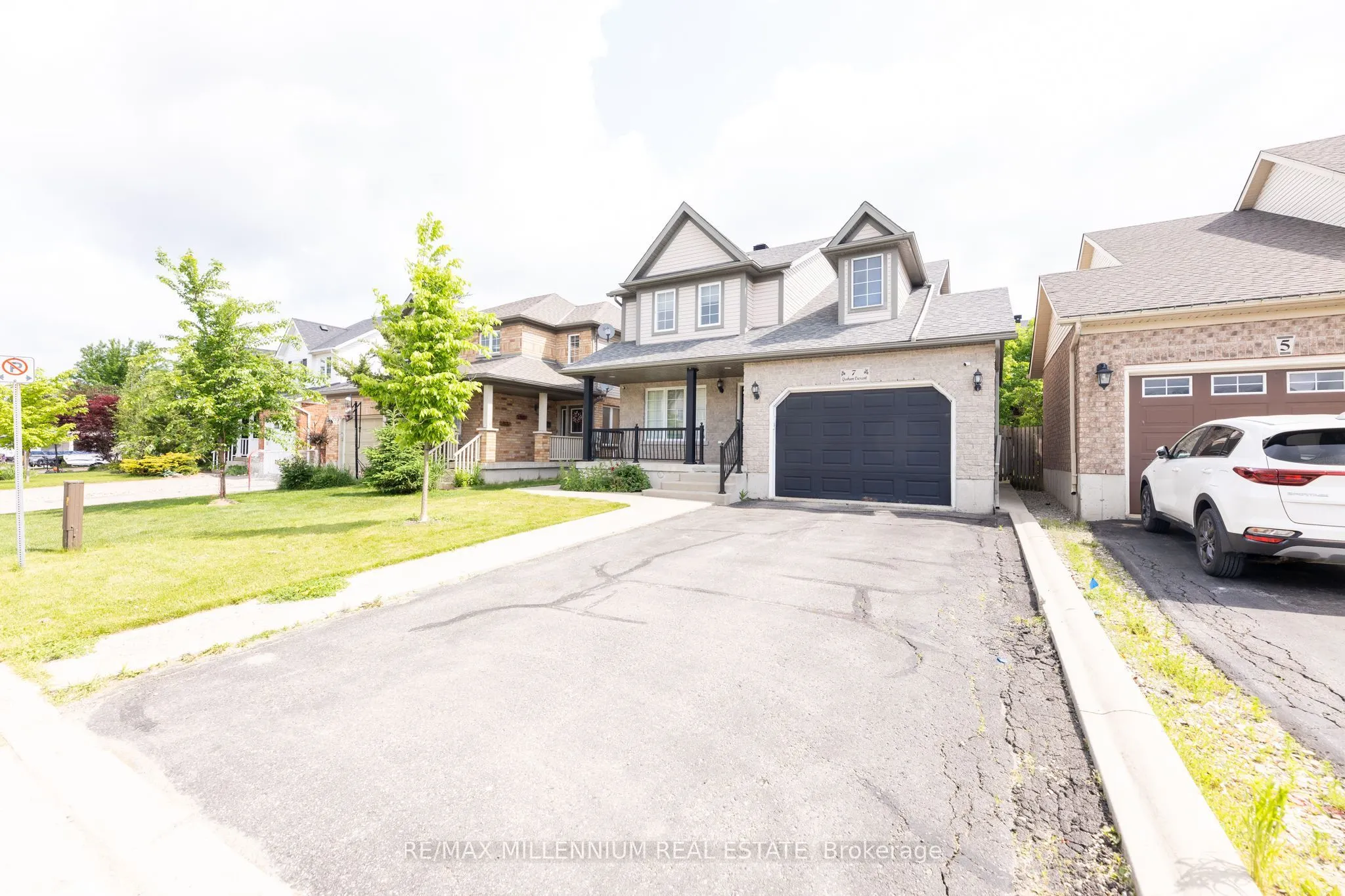 7 Graham Crescent