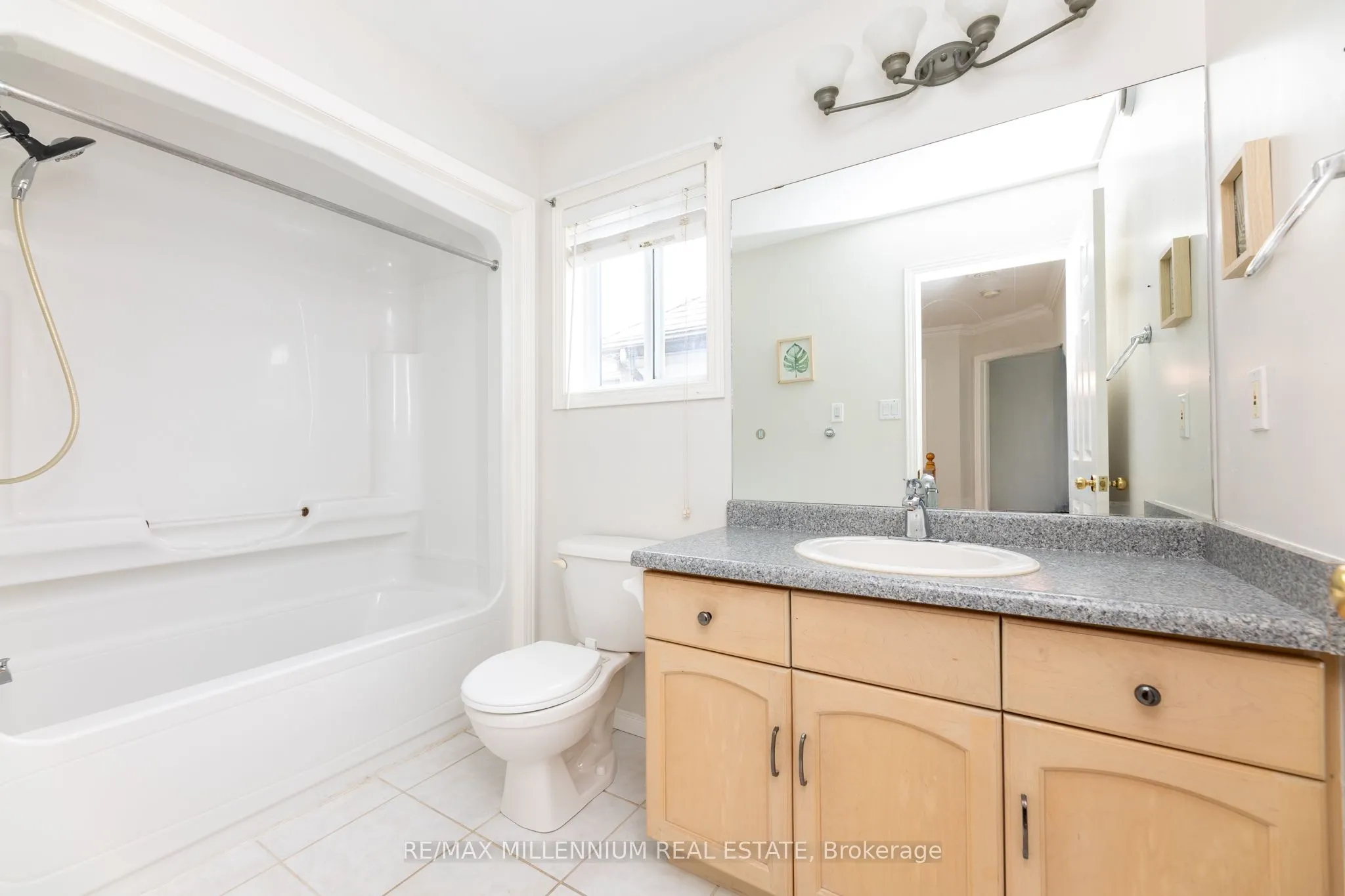 7 Graham Crescent
