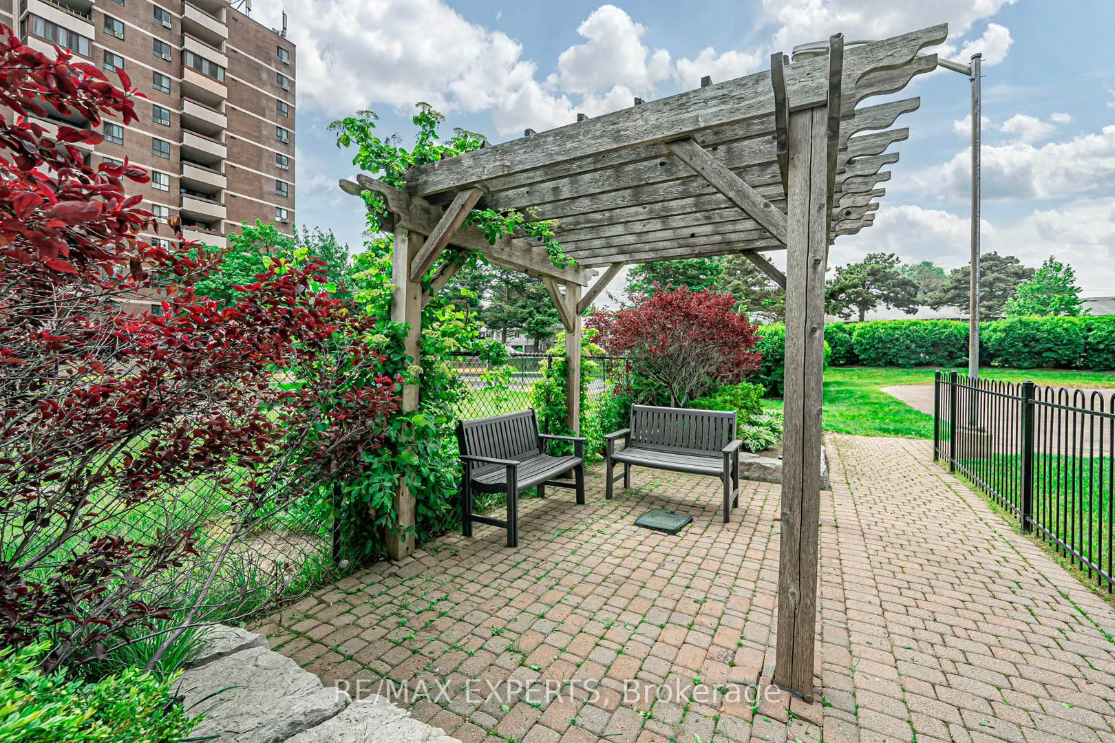 1625 Bloor Street, #924