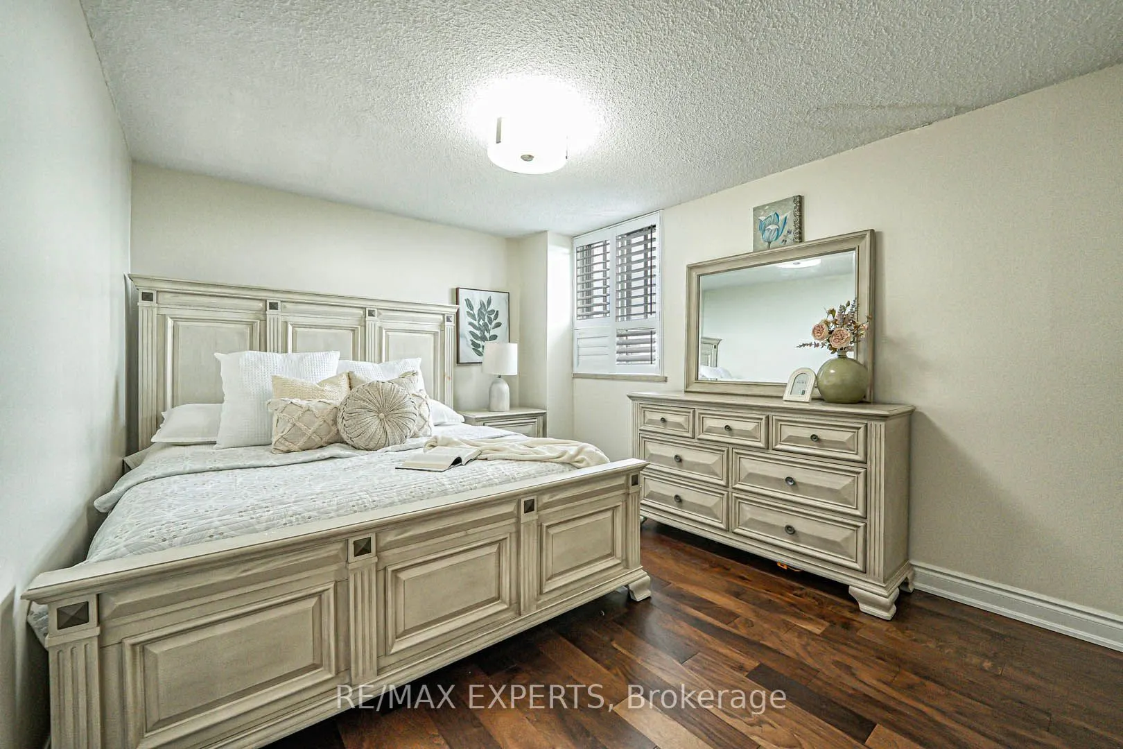 1625 Bloor Street, #924
