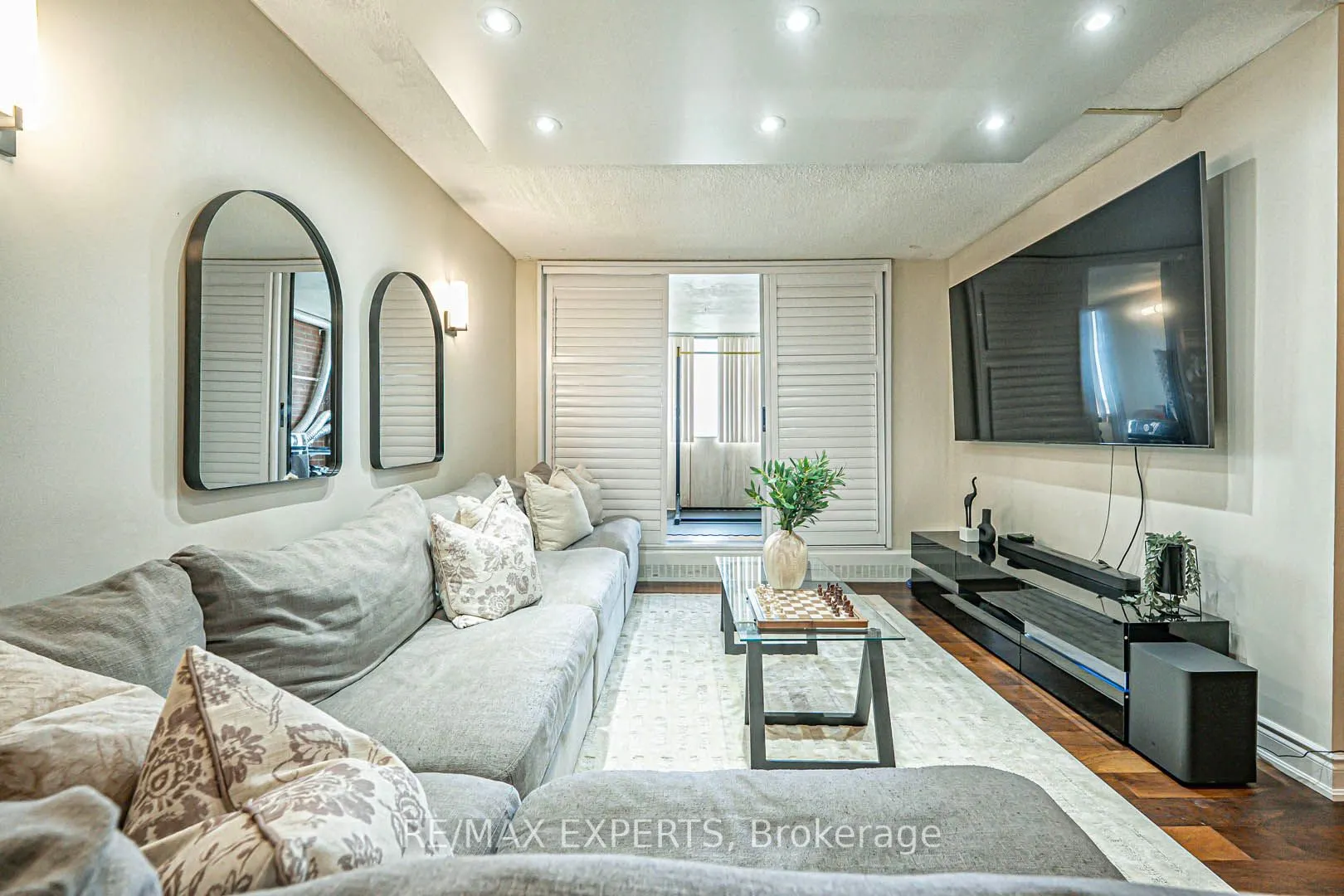 1625 Bloor Street, #924