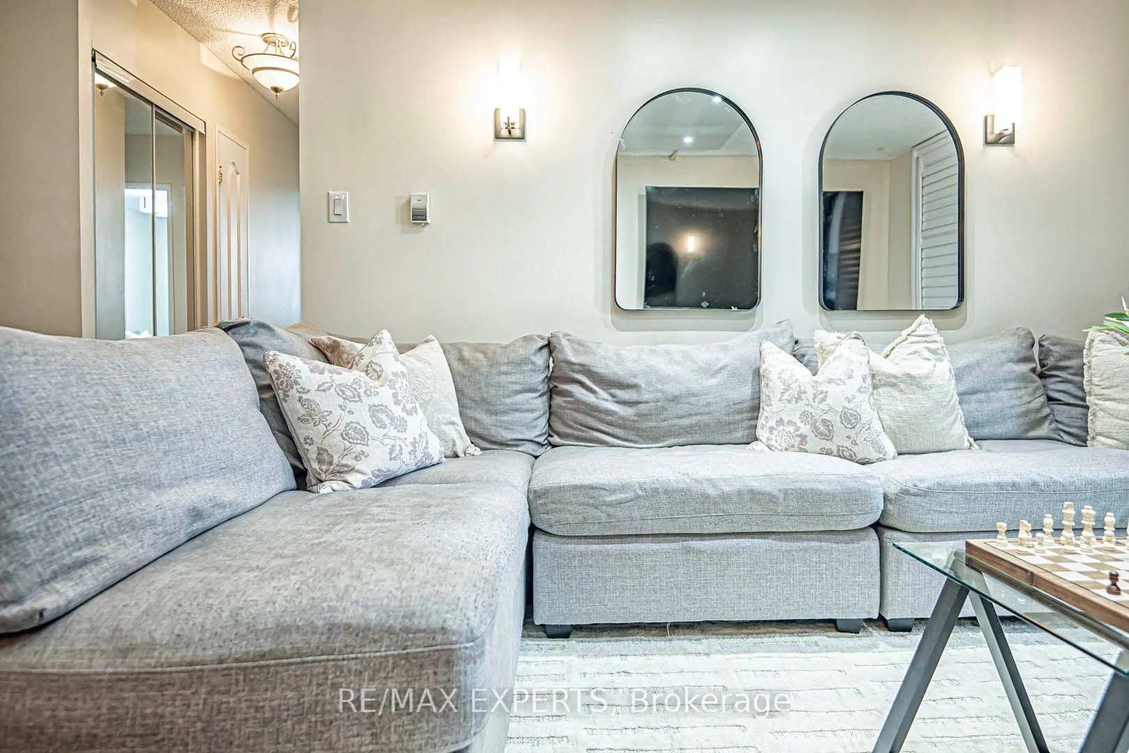 1625 Bloor Street, #924