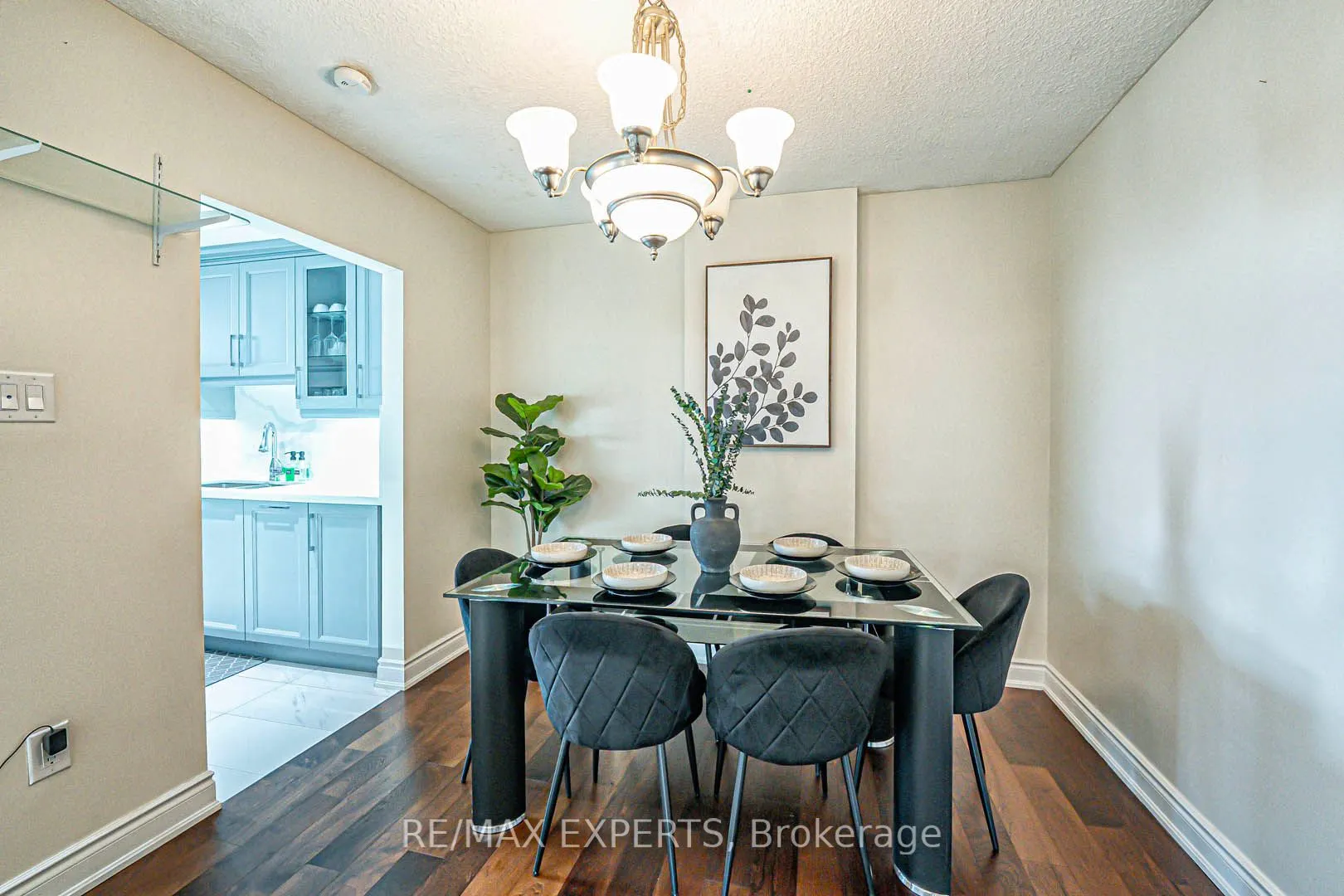 1625 Bloor Street, #924