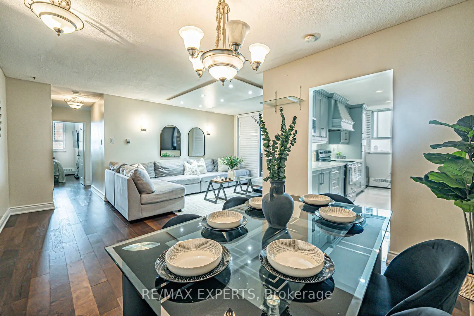 1625 Bloor Street, #924
