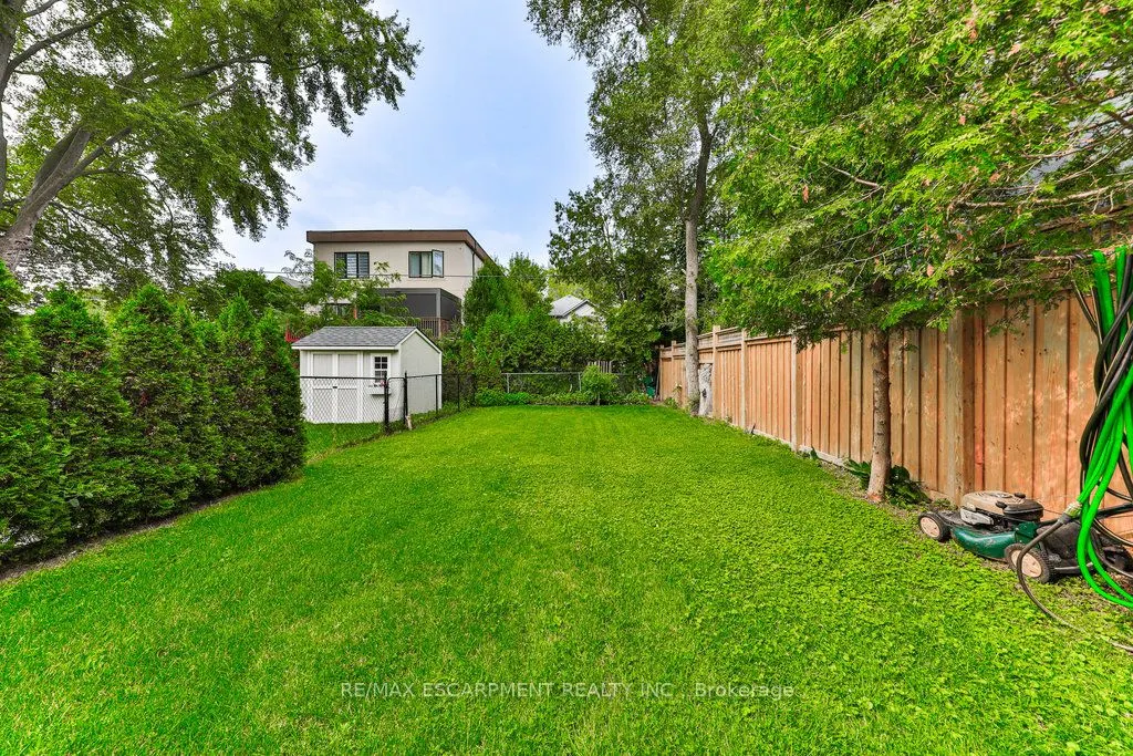34B Pine Avenue N