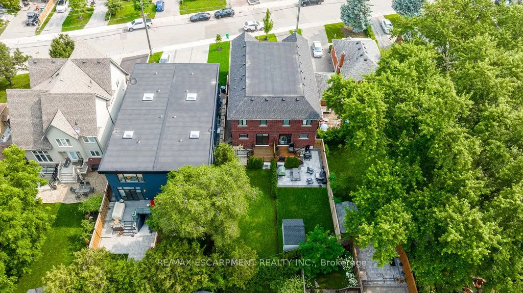 34B Pine Avenue N