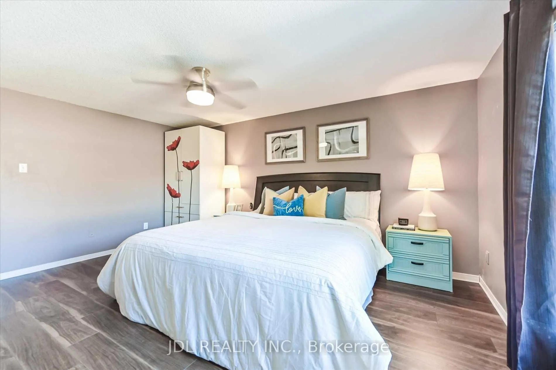 1500 Reeves Gate #4